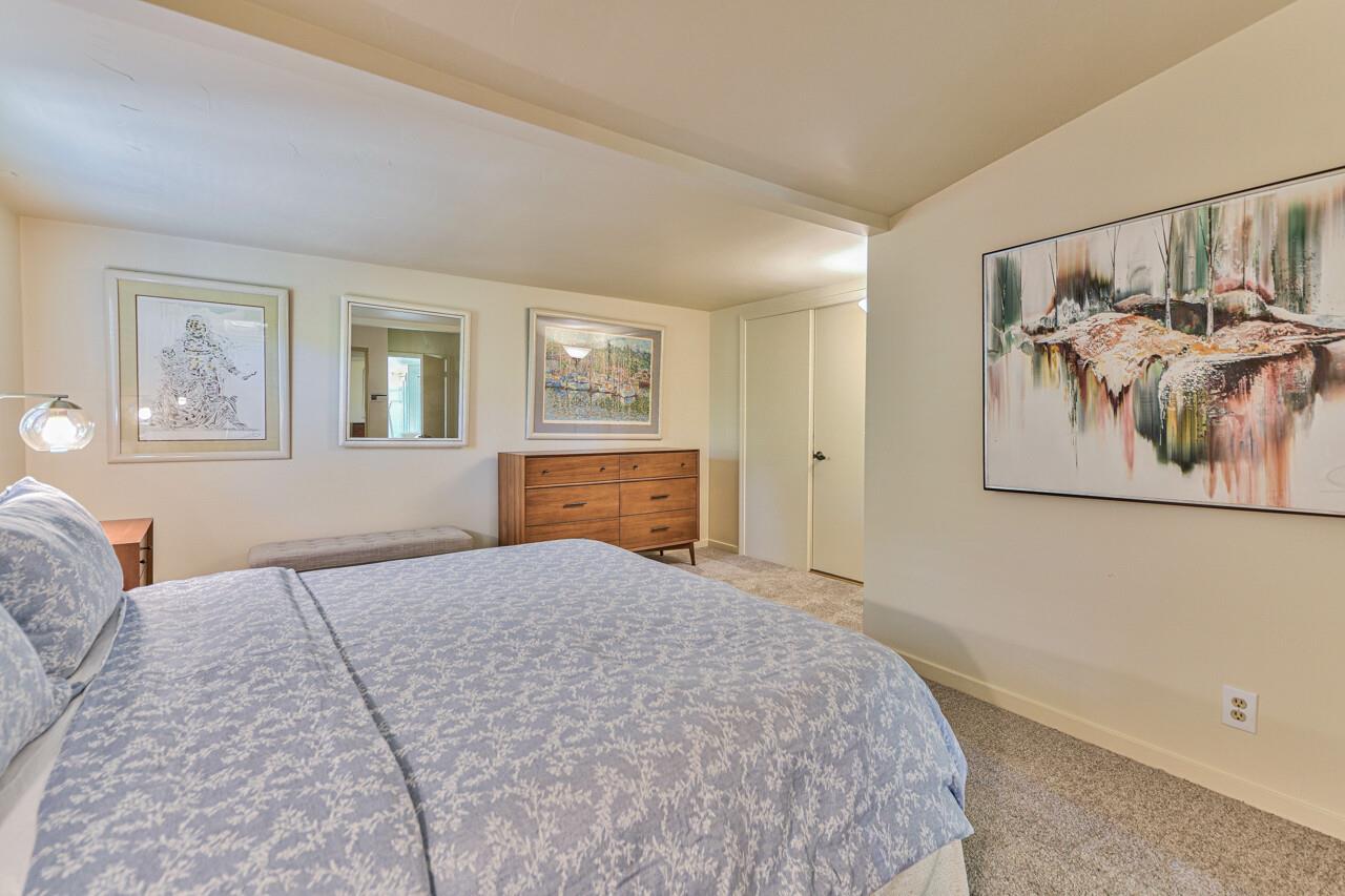 Bedroom 1, King Bed, TV, En Suite Bathroom