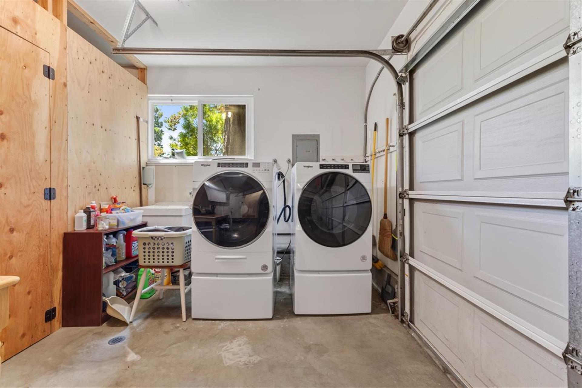 Laundry Area, FullSize, Front Loading Machines