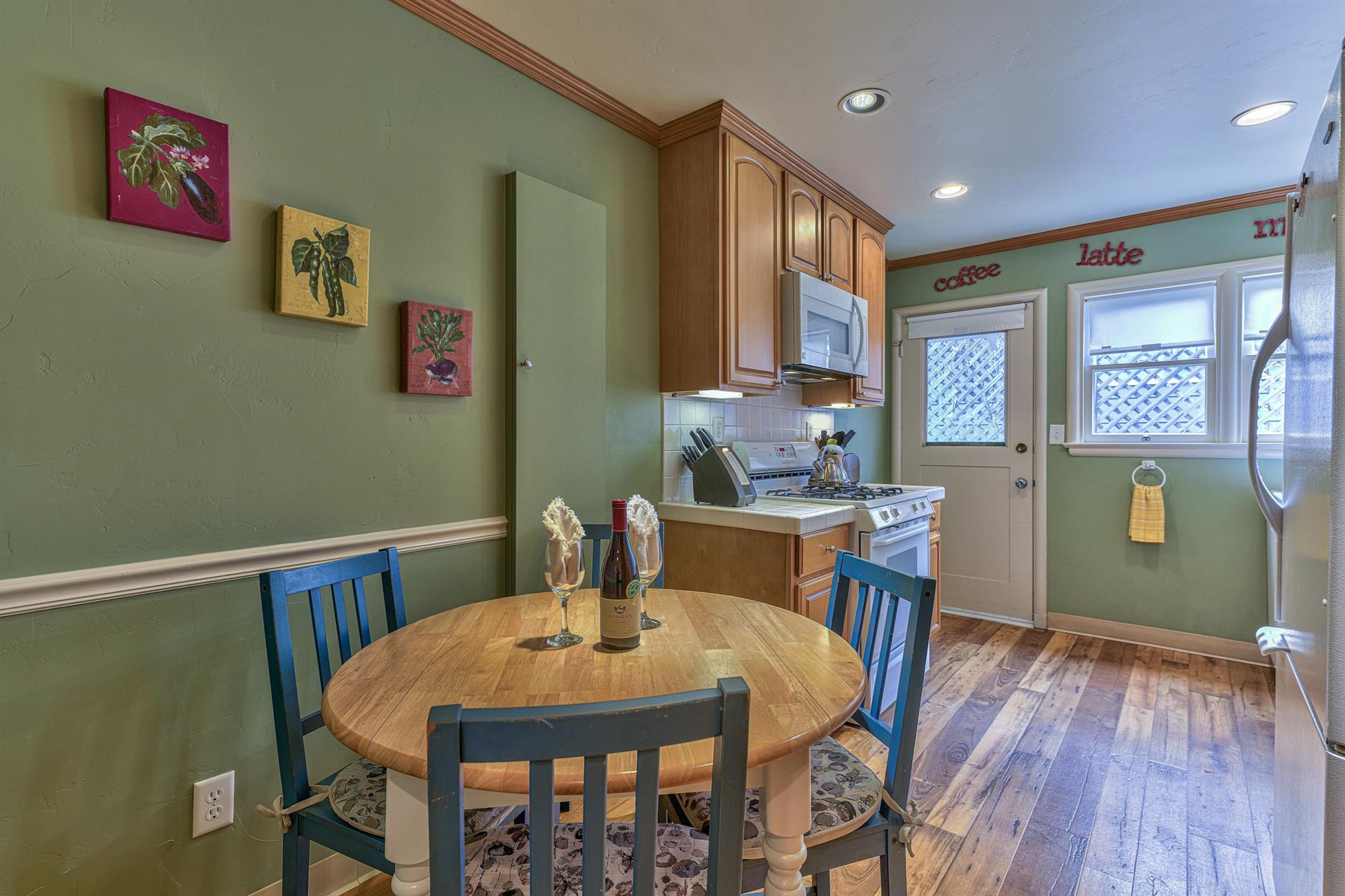 Sweet EatIn Kitchen