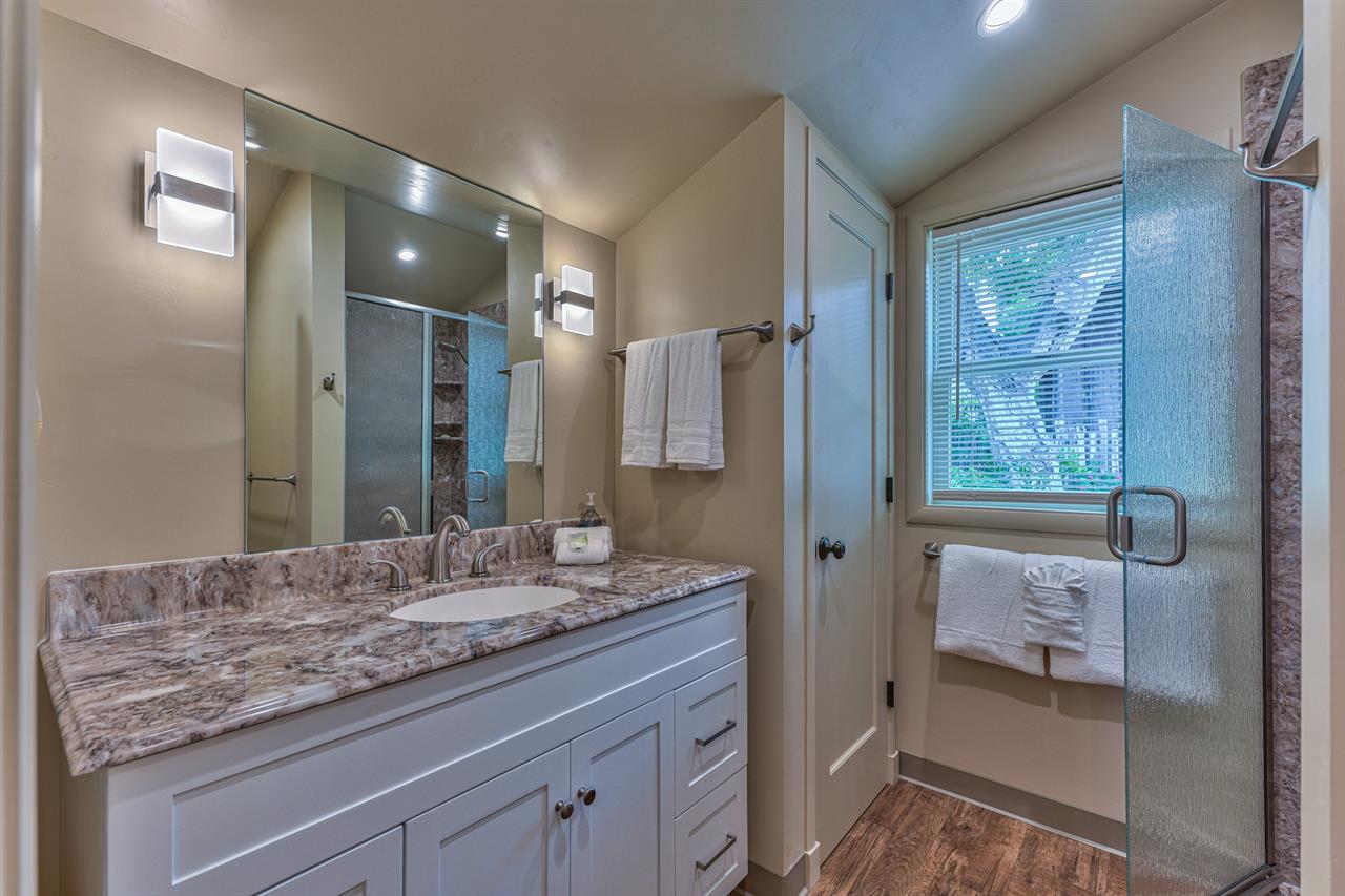 En Suite Bathroom with Shower