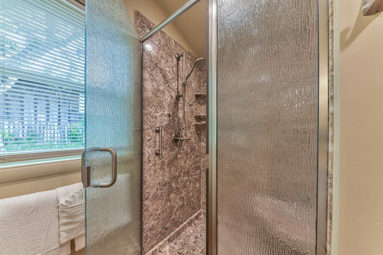 En Suite Bathroom with Shower
