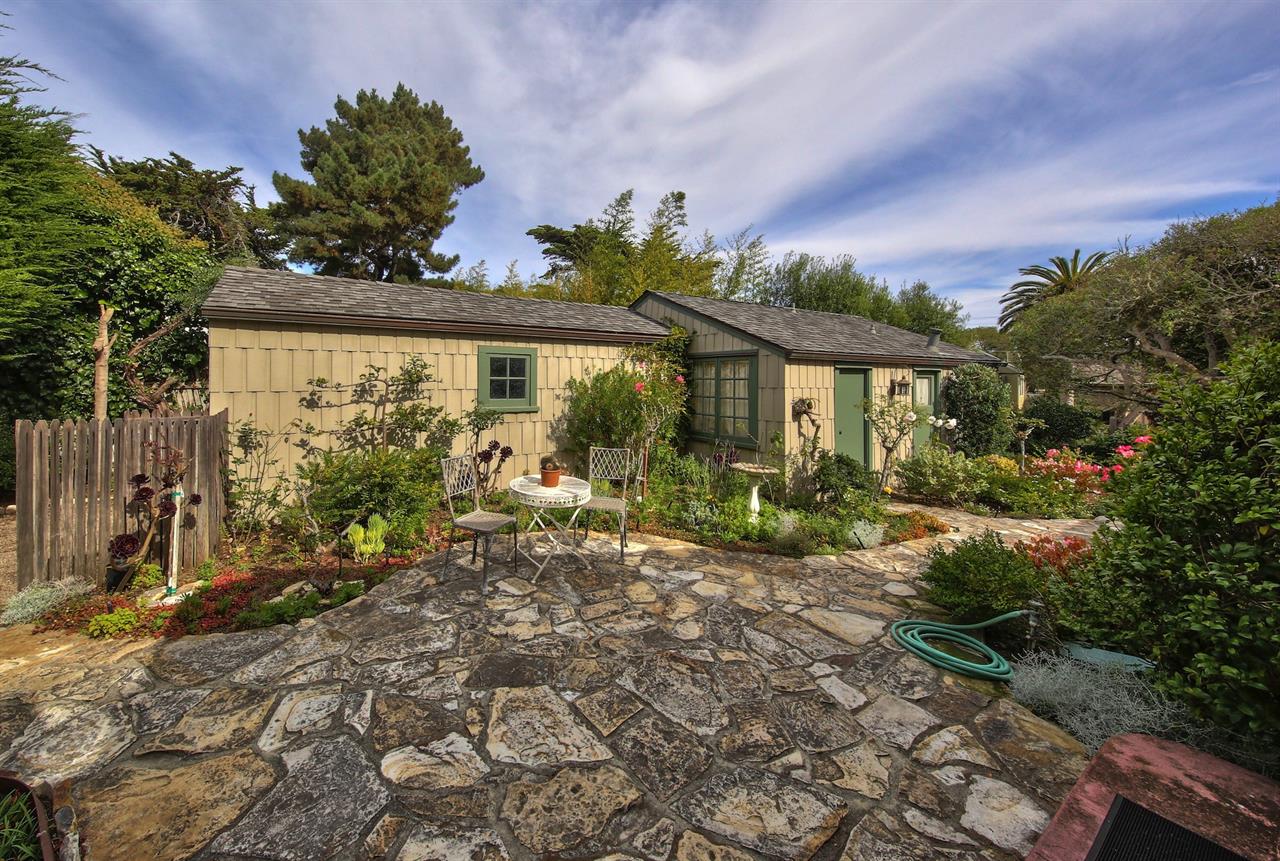 Patio Spaces and Lovely Gardens Outside the Home