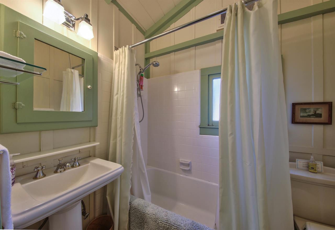 Bathroom 1 has a ShowerOverTub Combination