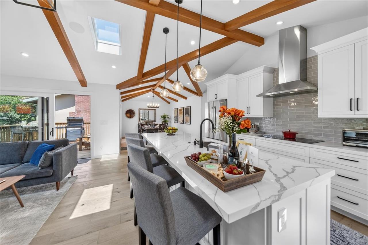 Stunning Chefs Kitchen and with Large Island