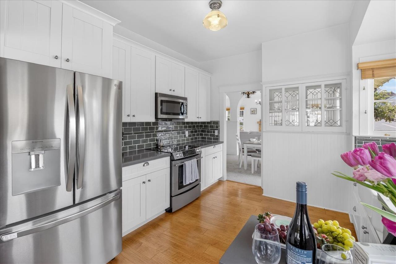Immaculate, WellEquipped Kitchen