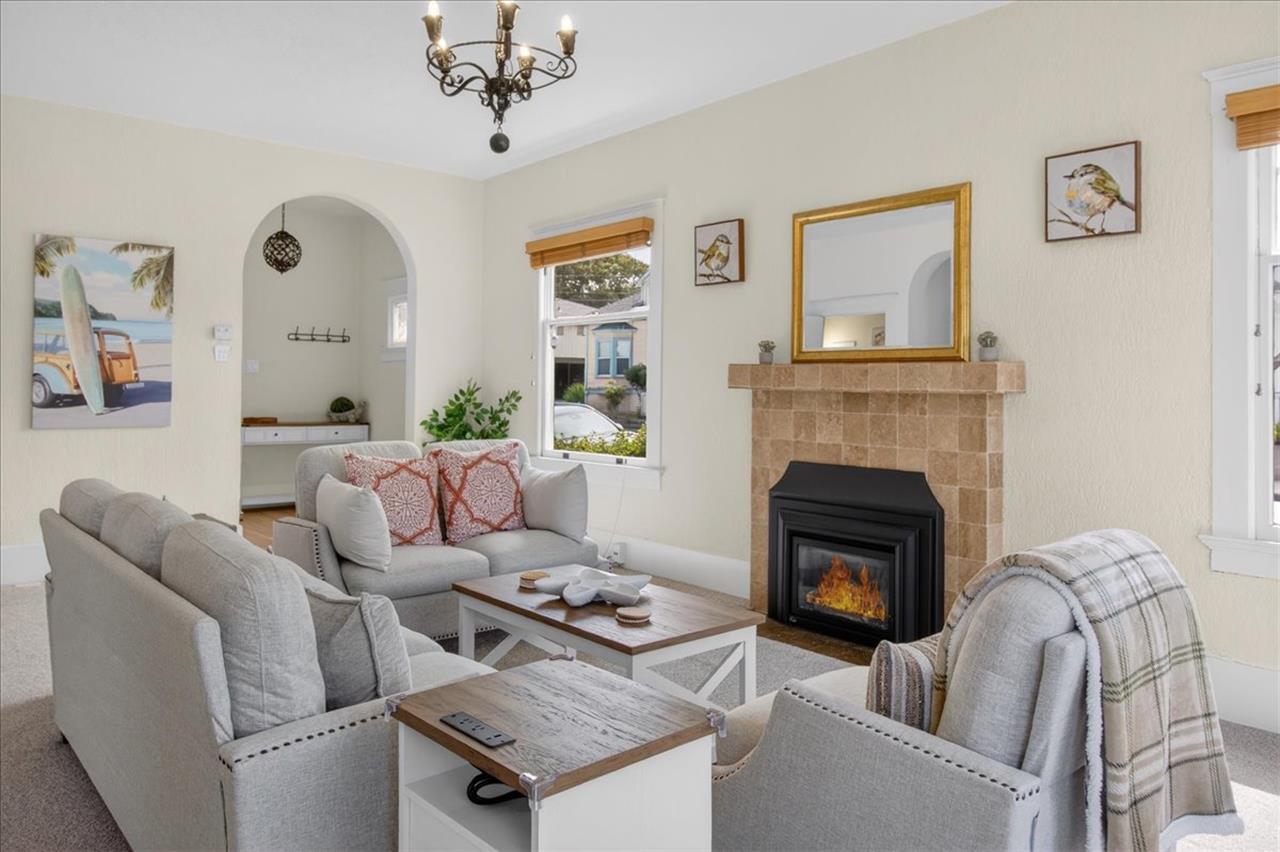 Attractive Living Room with Gas Fireplace