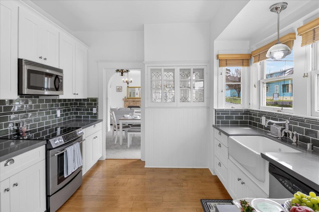 Fully Equipped Kitchen with Attractive Finishes