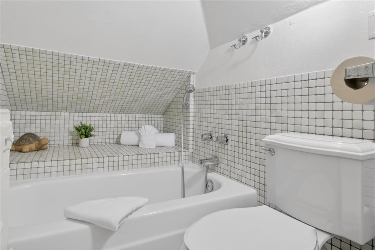 Upstairs Bathroom, Bathtub with Handheld Shower Wand