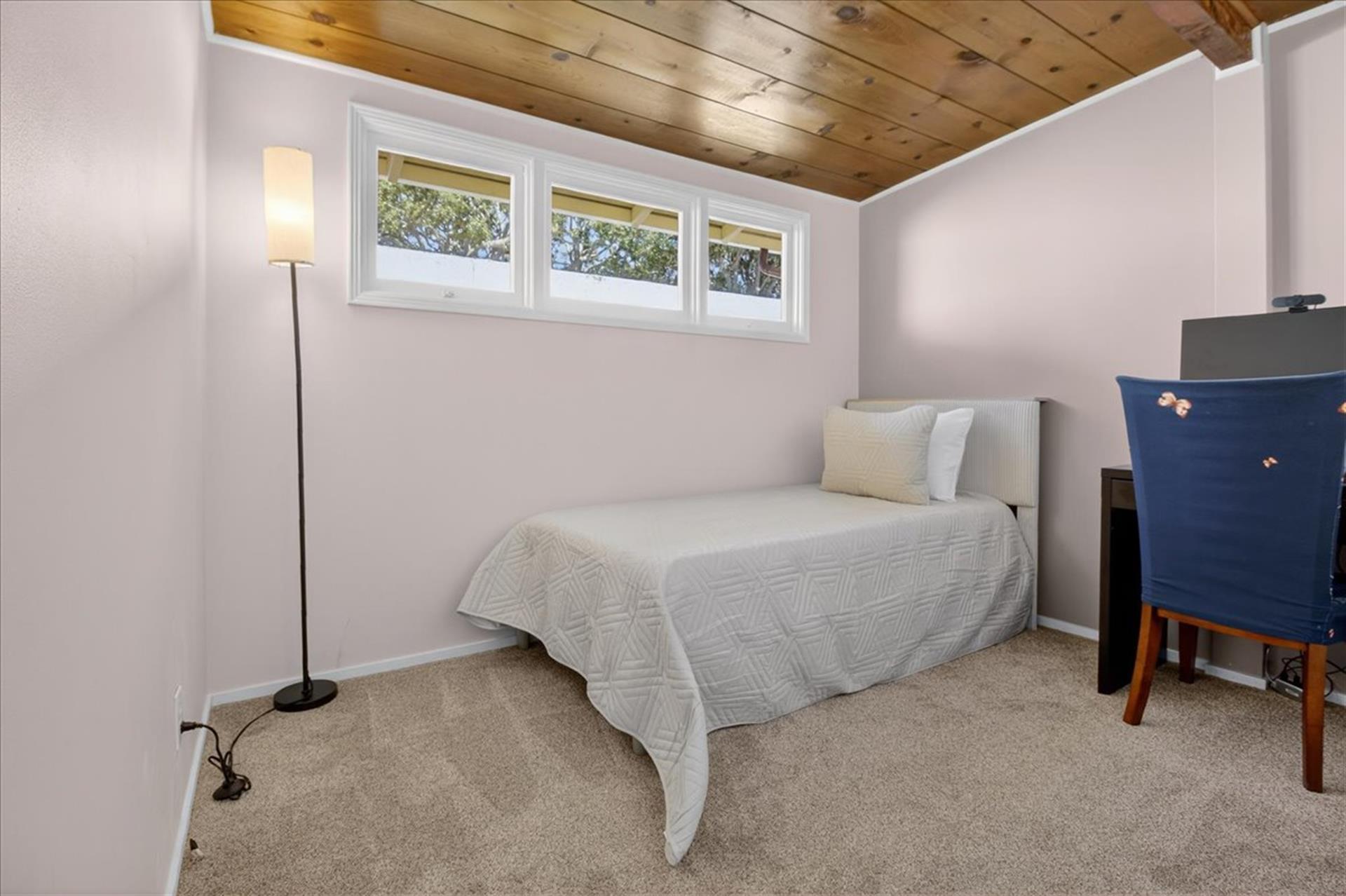 Bedroom 4, Twin Bed, Desk, Downstairs