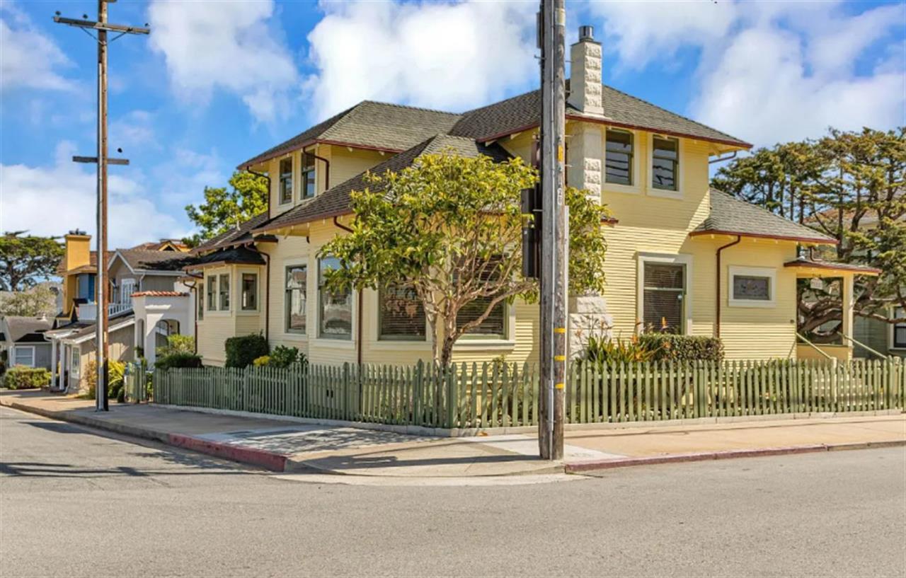 An Easy Walk to Downtown Pacific Grove Attractions
