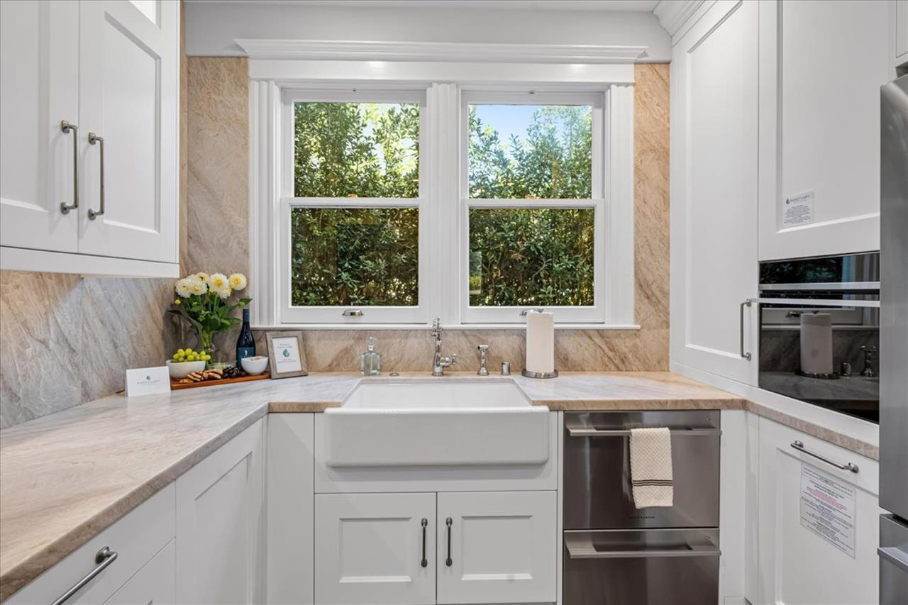 Fully Equipped Chefs Kitchen
