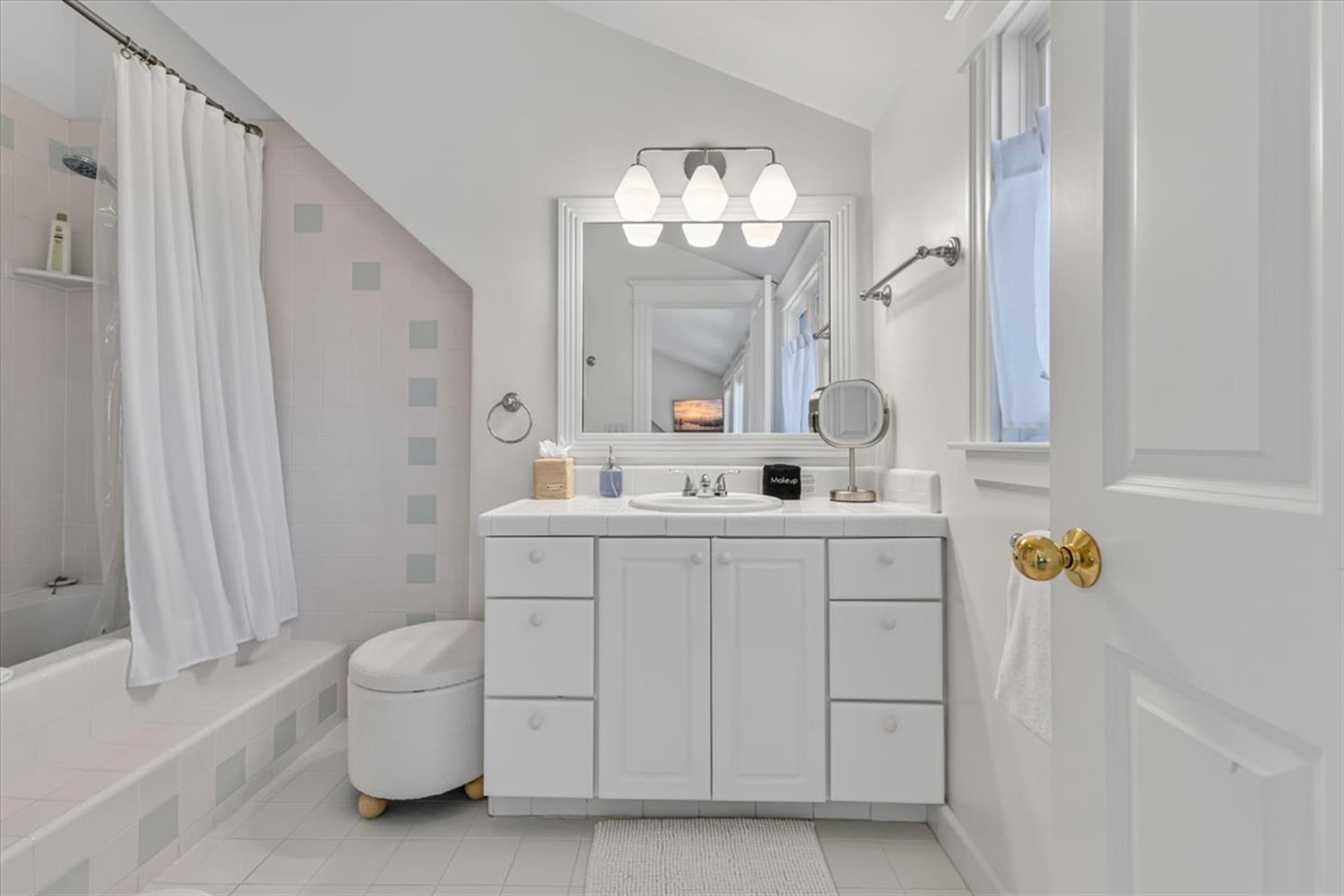 EnSuite Bath with ShowerOverJacuzzi Tub for Bedroom 1
