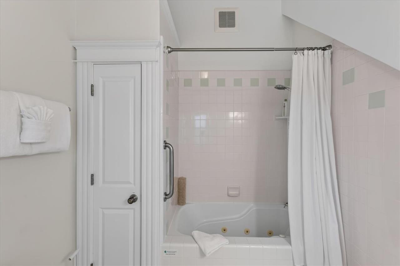 EnSuite Bath for Bedroom 1