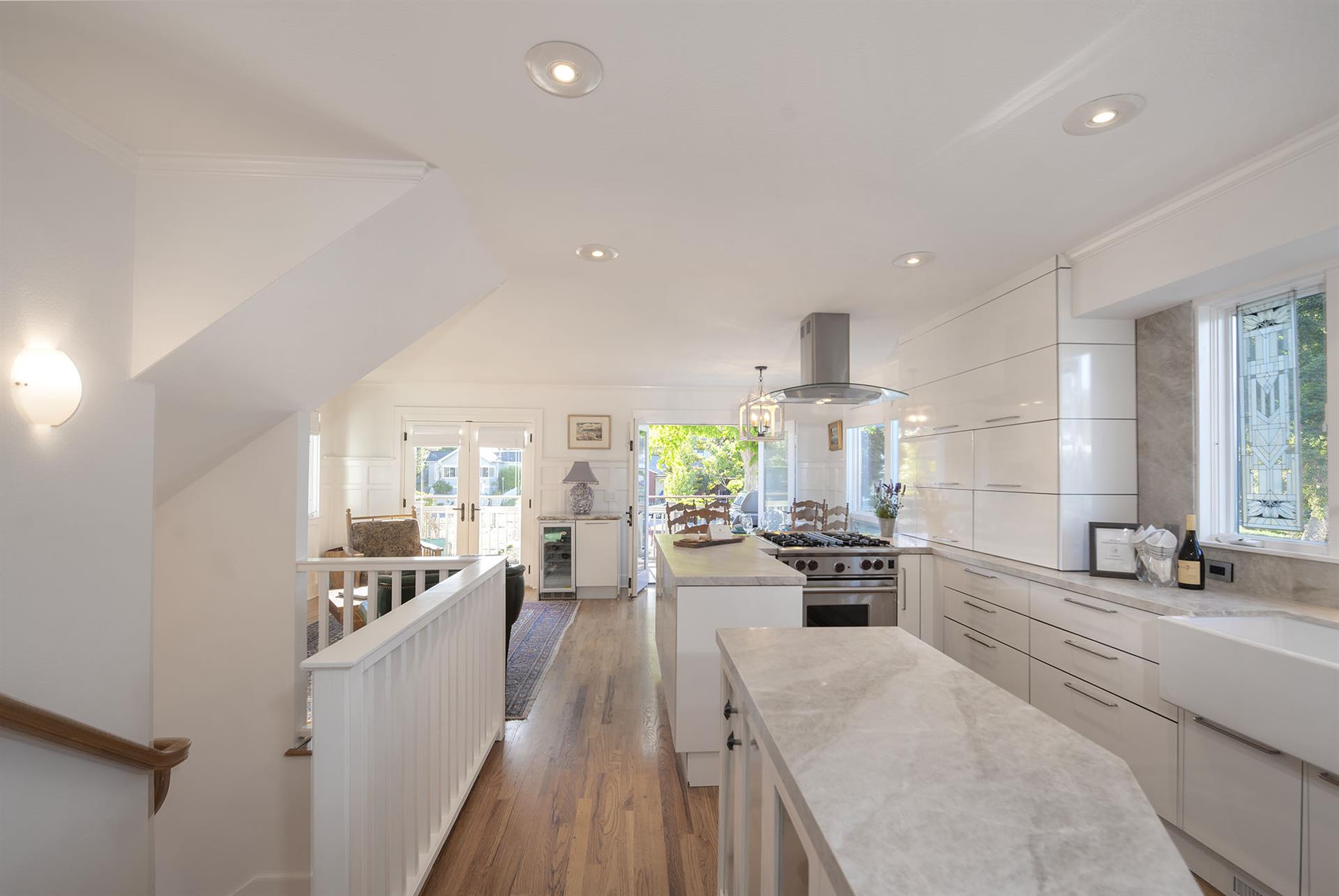 Fully Equipped Gourmet Kitchen