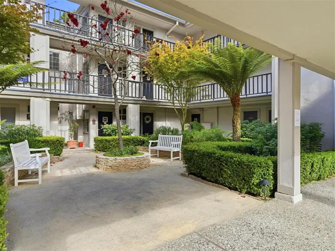 Lovely Garden Courtyard