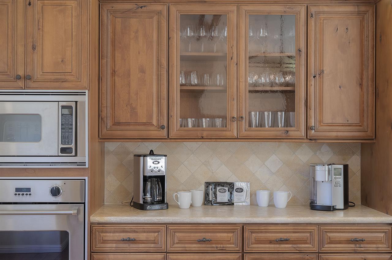 Fully Equipped Gourmet Kitchen