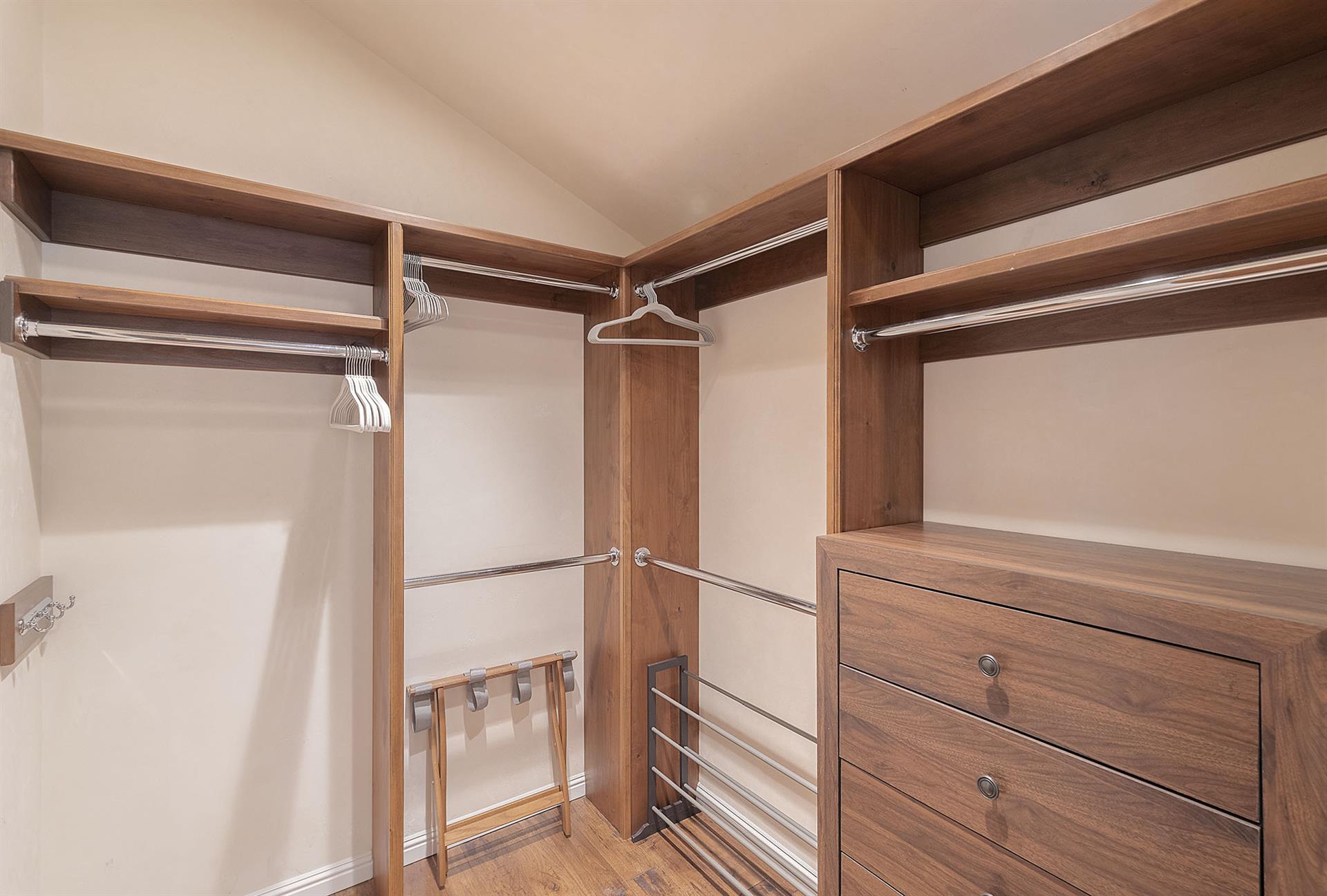 WalkIn Closet