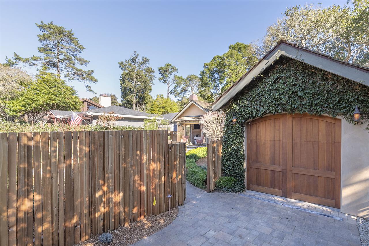 Private Entrance to Lucky Lotus.