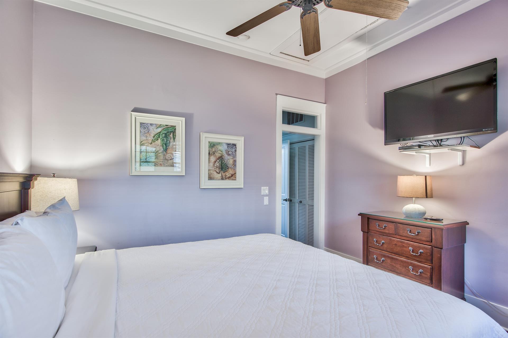 3rd Floor King Bedroom, Flat Screen Television, Private Bath