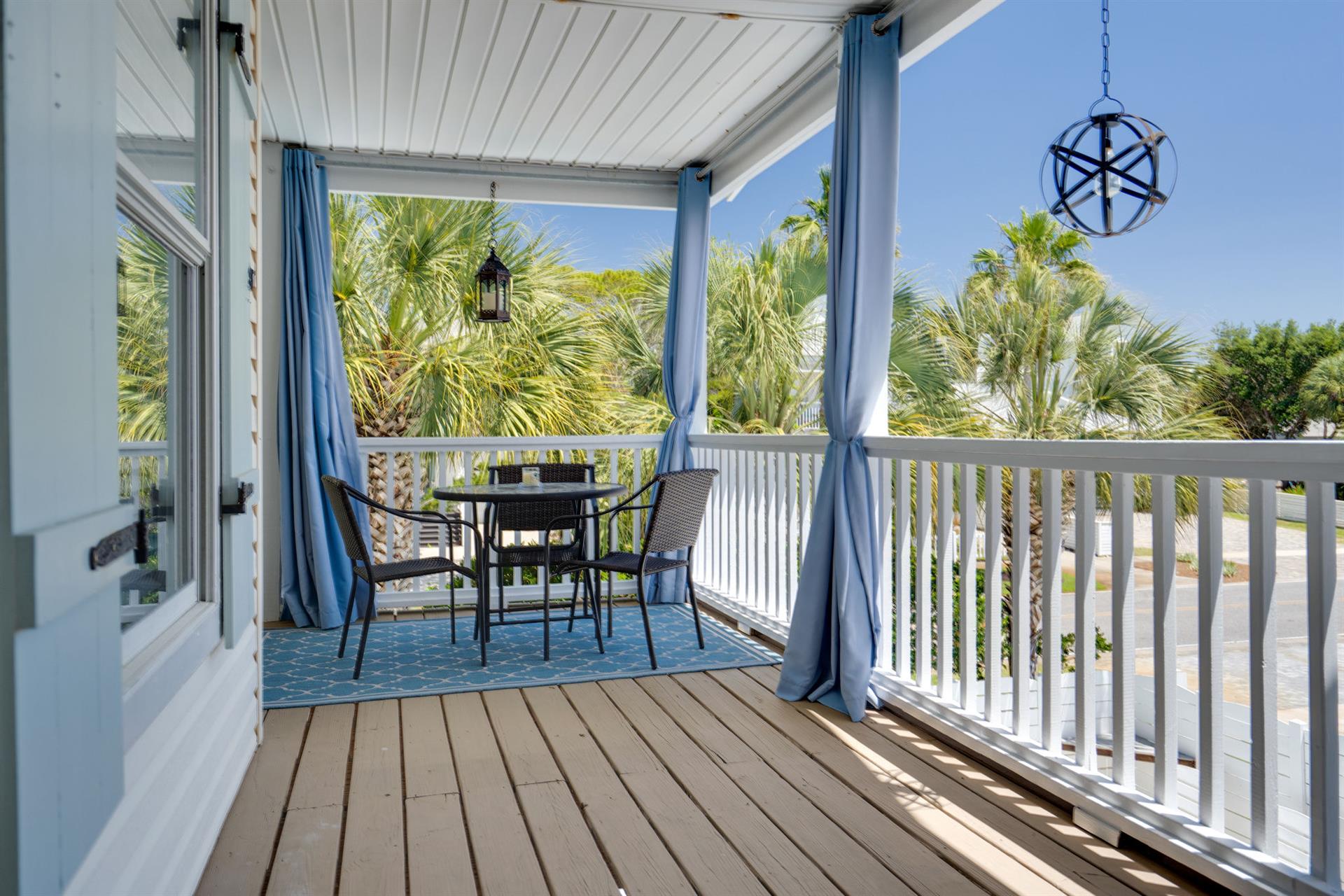 Second floor wrap around balcony