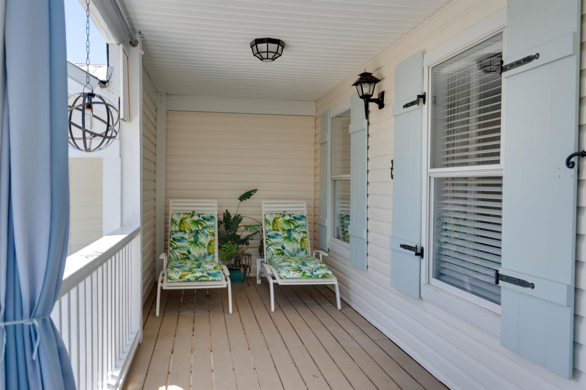 Grab your favorite book and relax on the 2nd floor wraparound balcony