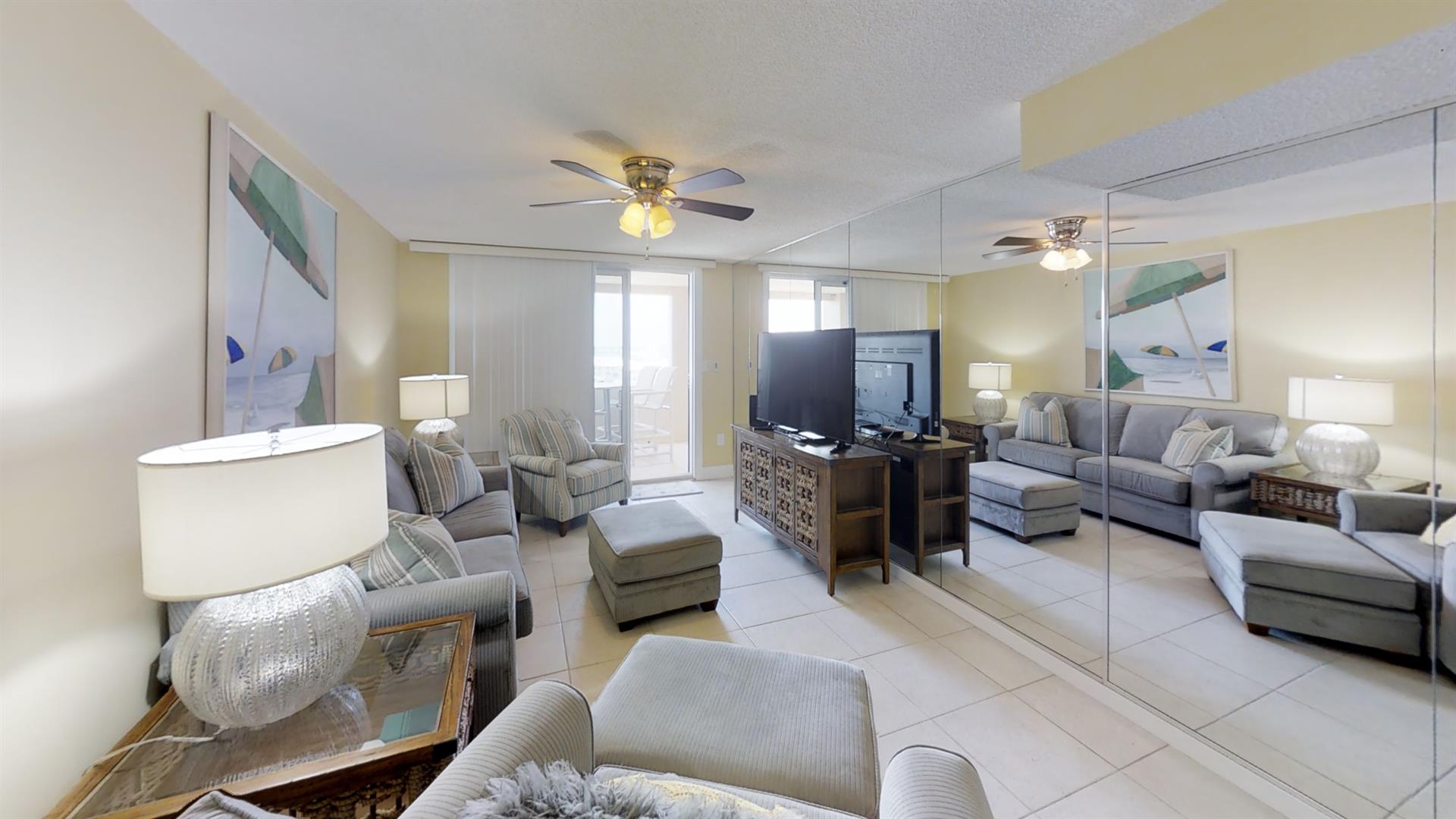 NN3fJbEm85a  Living1