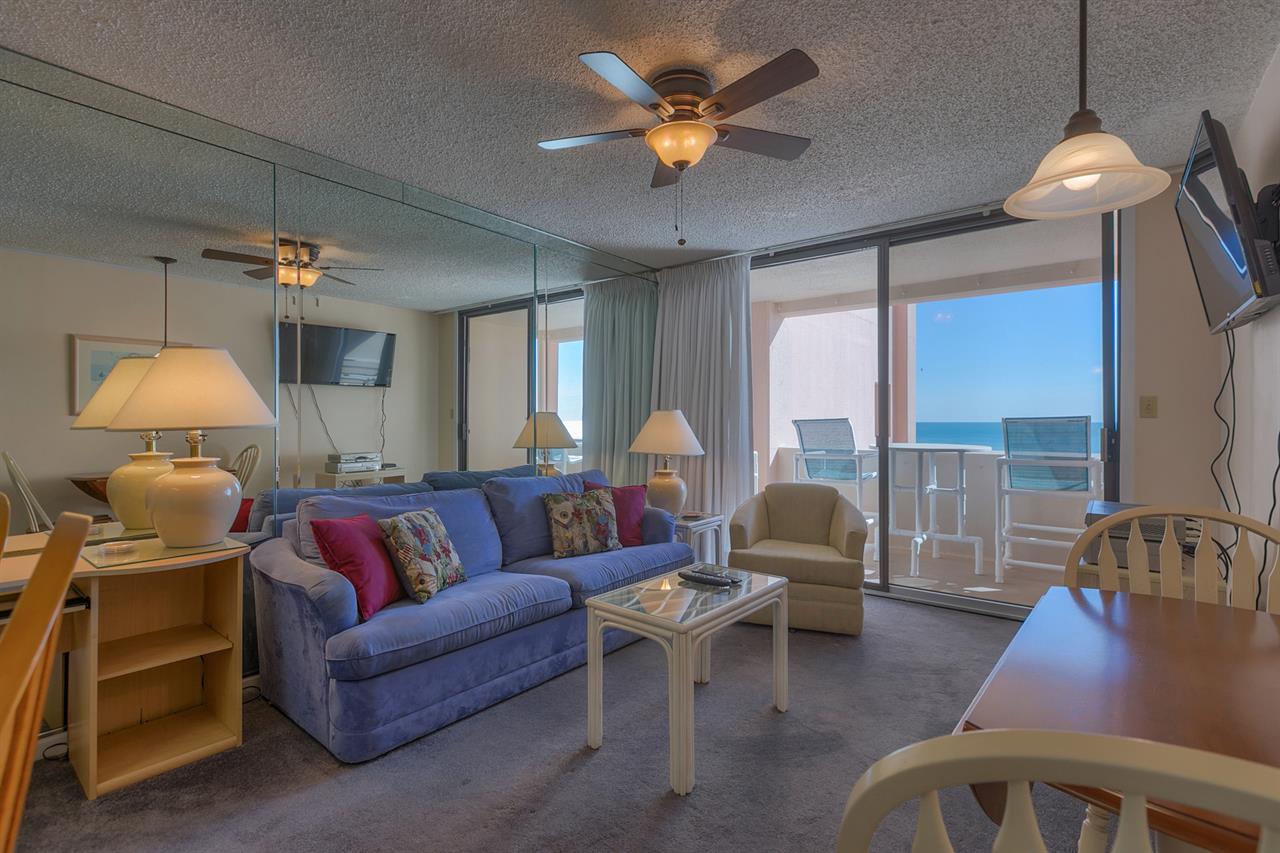 517A Living Room 12 18 2017