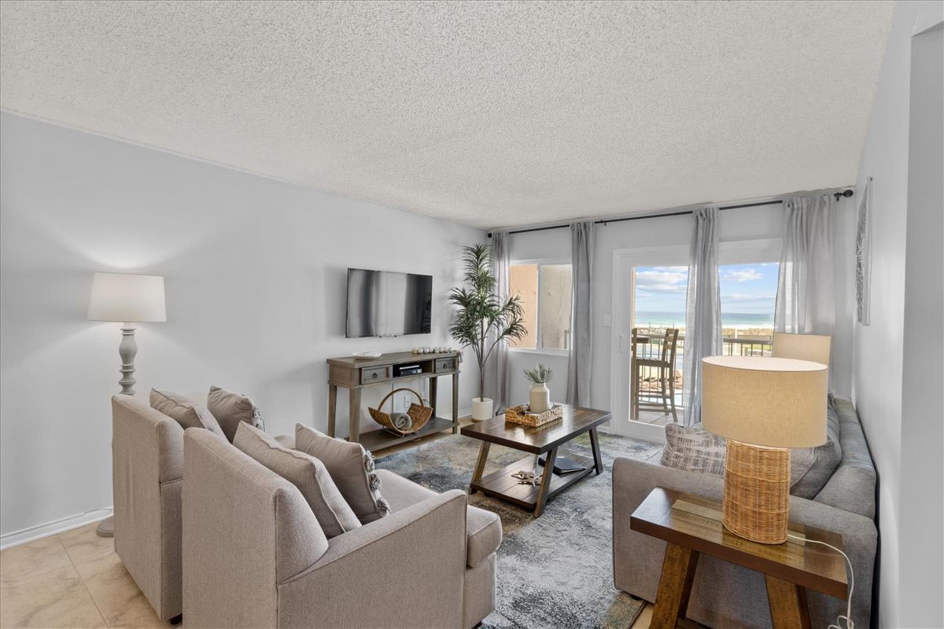 HSRC 213 Living Area With Gulf View