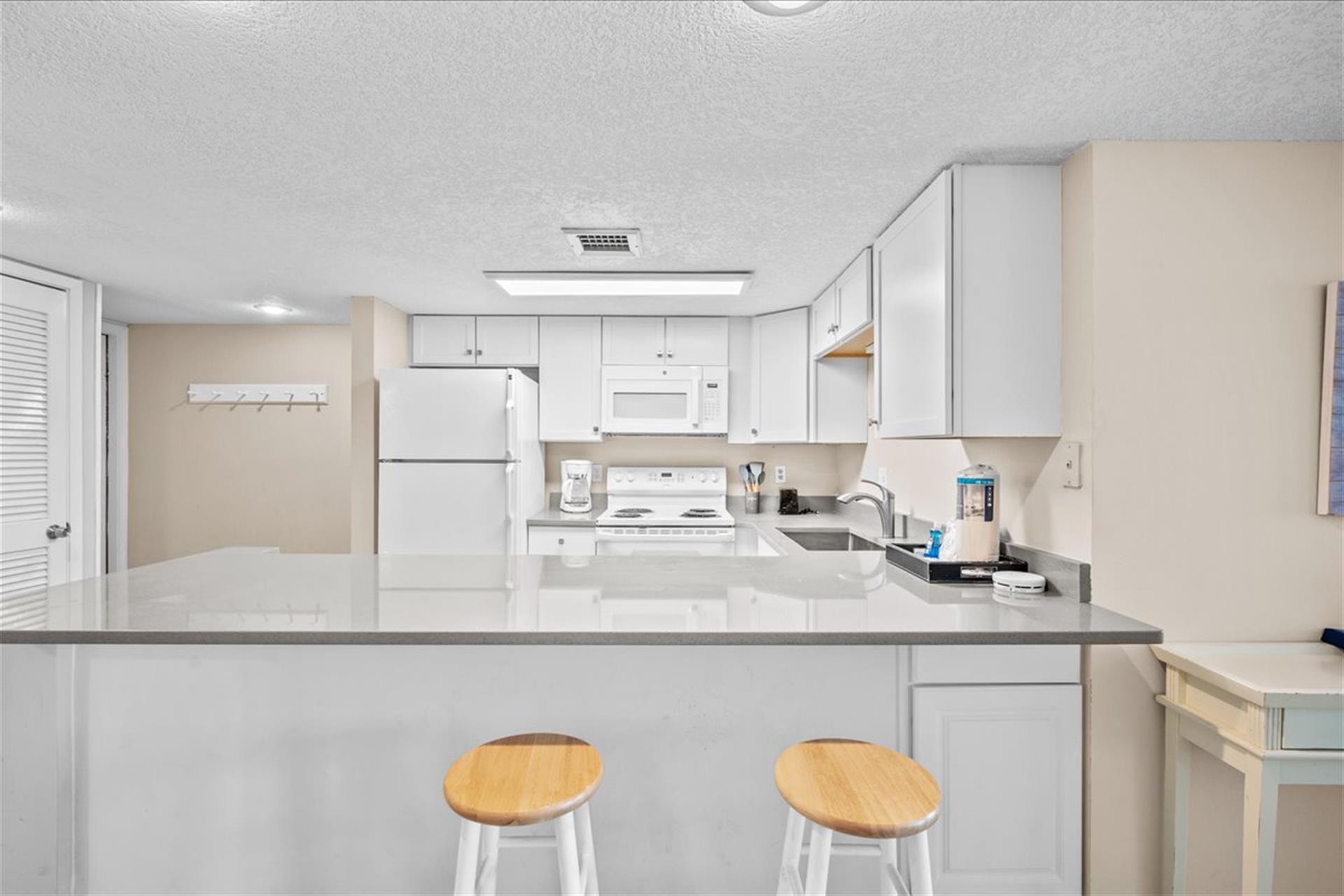 HSRC 520 Breakfast Bar Kitchen