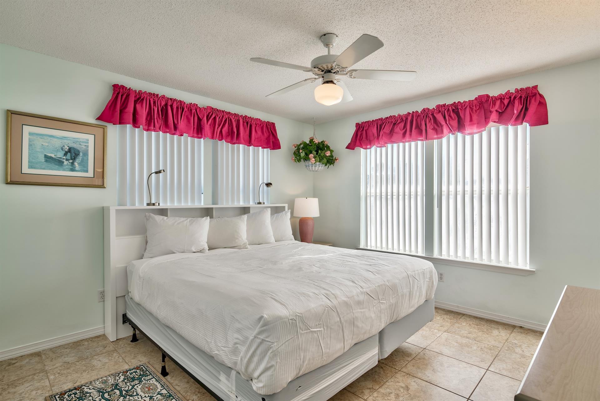 2nd Floor King Bedroom w Private Bathroom