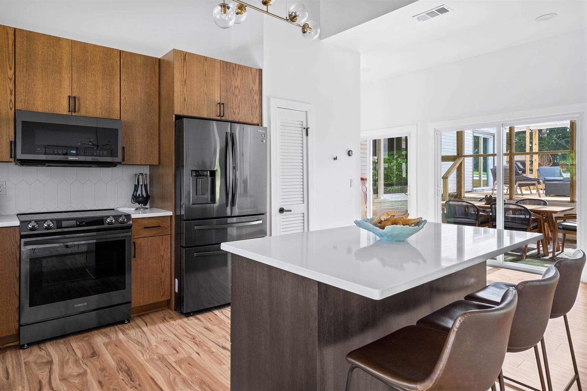 Brand new appliances and counter seating