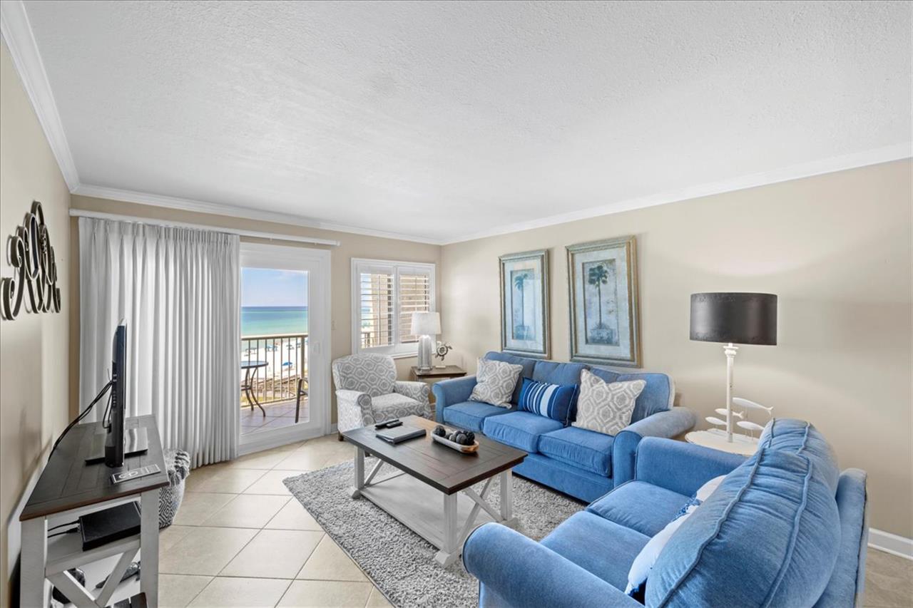 HSRC 523 Living Area With Gulf View