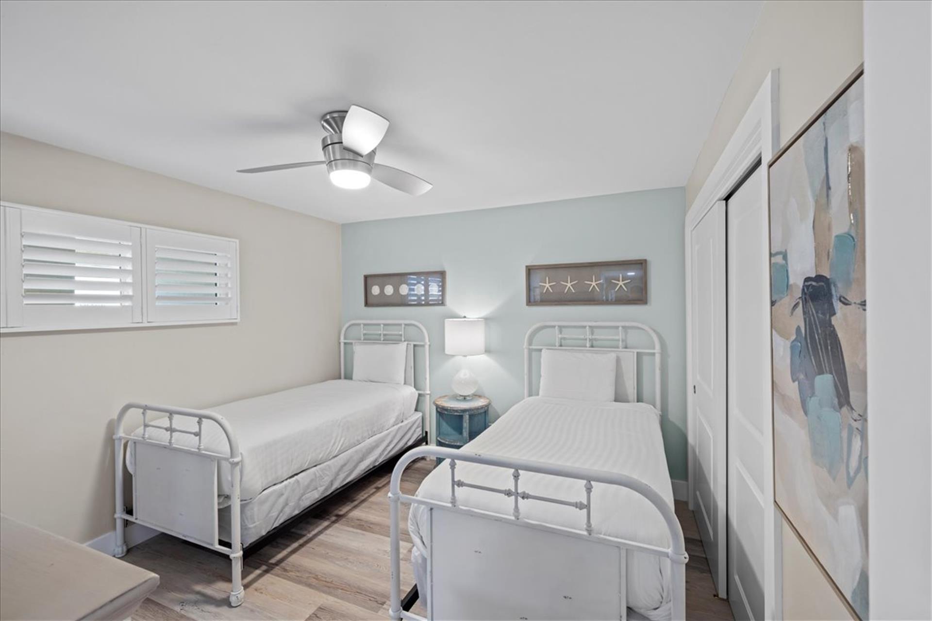 HSRC 608 Second Bedroom With Twin Beds