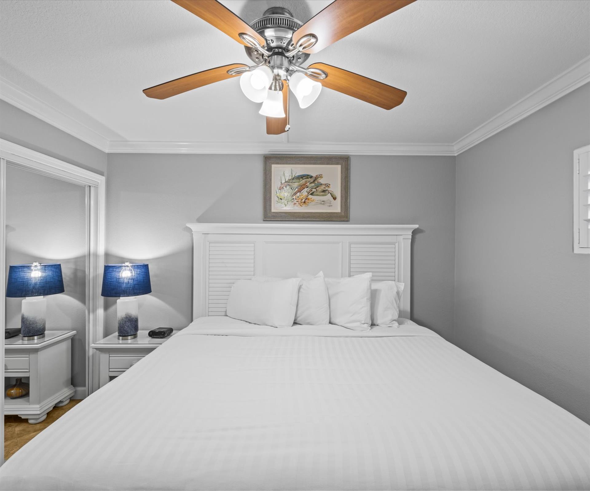 HSRC 304 Second Bedroom With King Bedroom