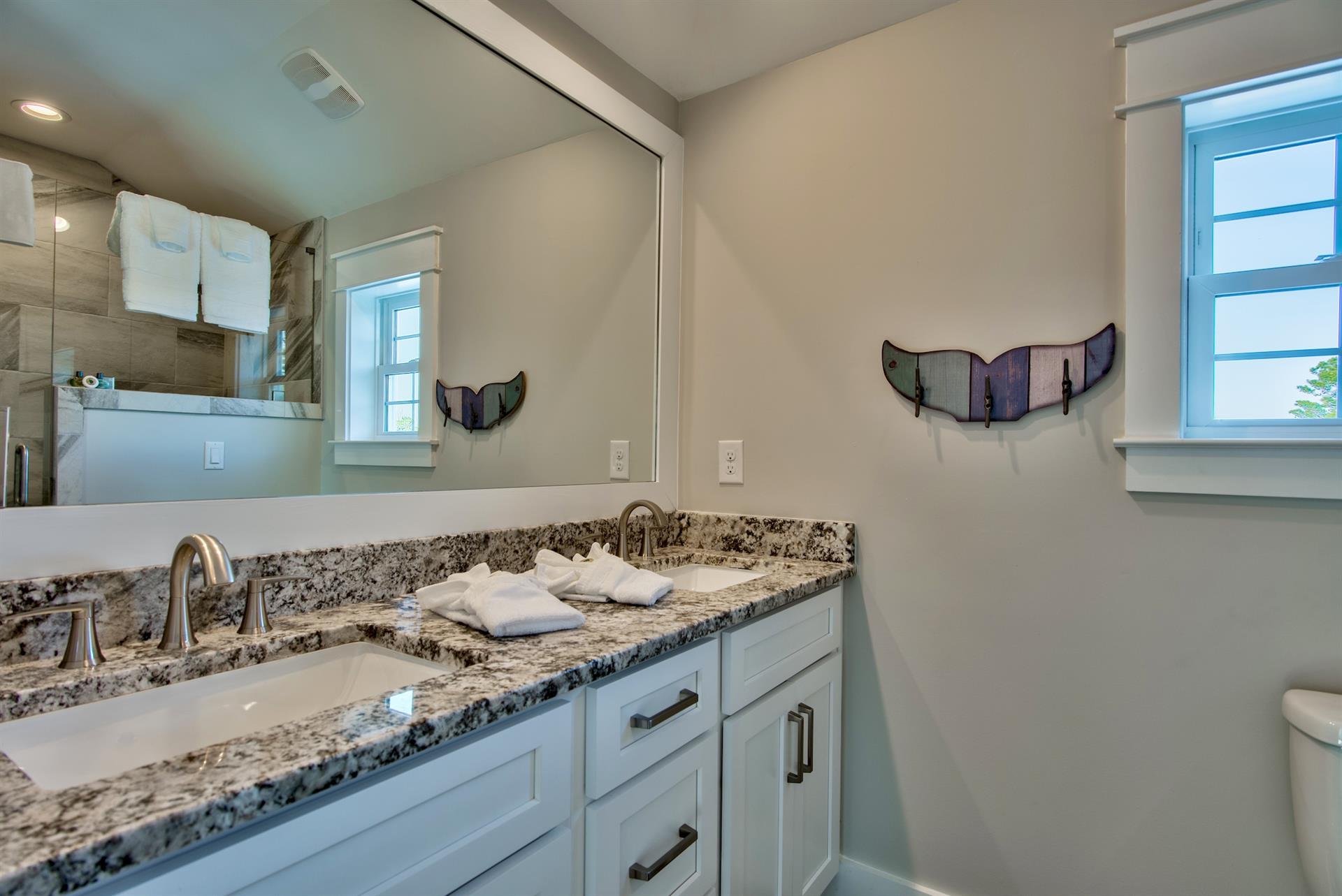 Double Full Bunkroom Private Bath, Walk In Shower