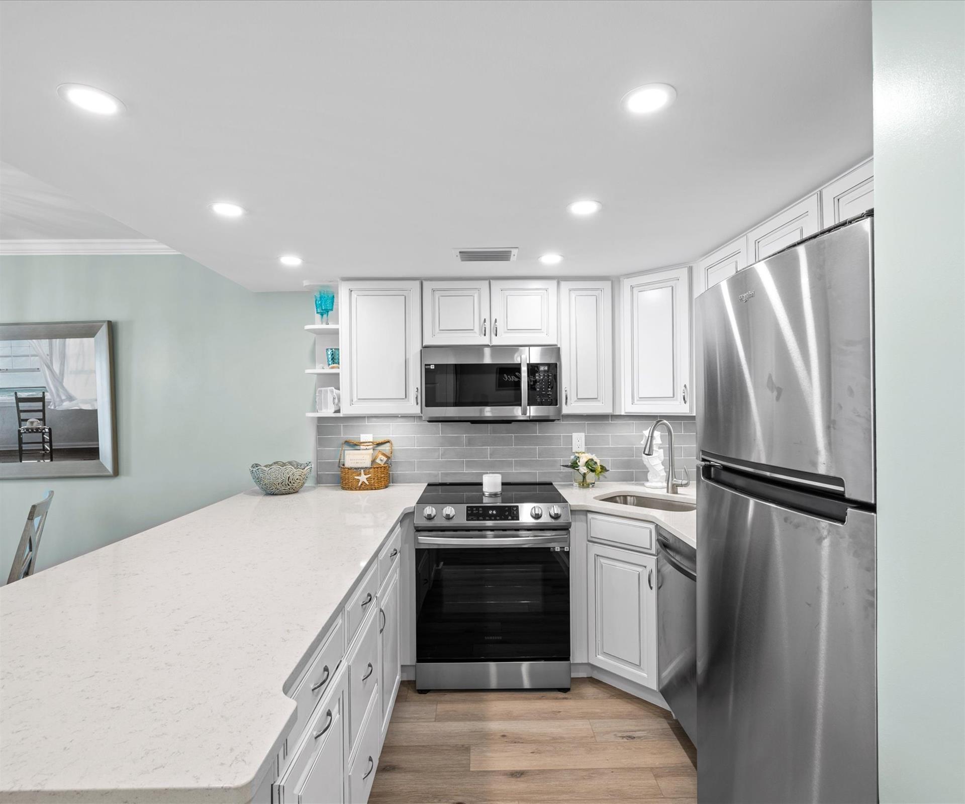 HSRC 422 Kitchen With Stainless Steel Appliances