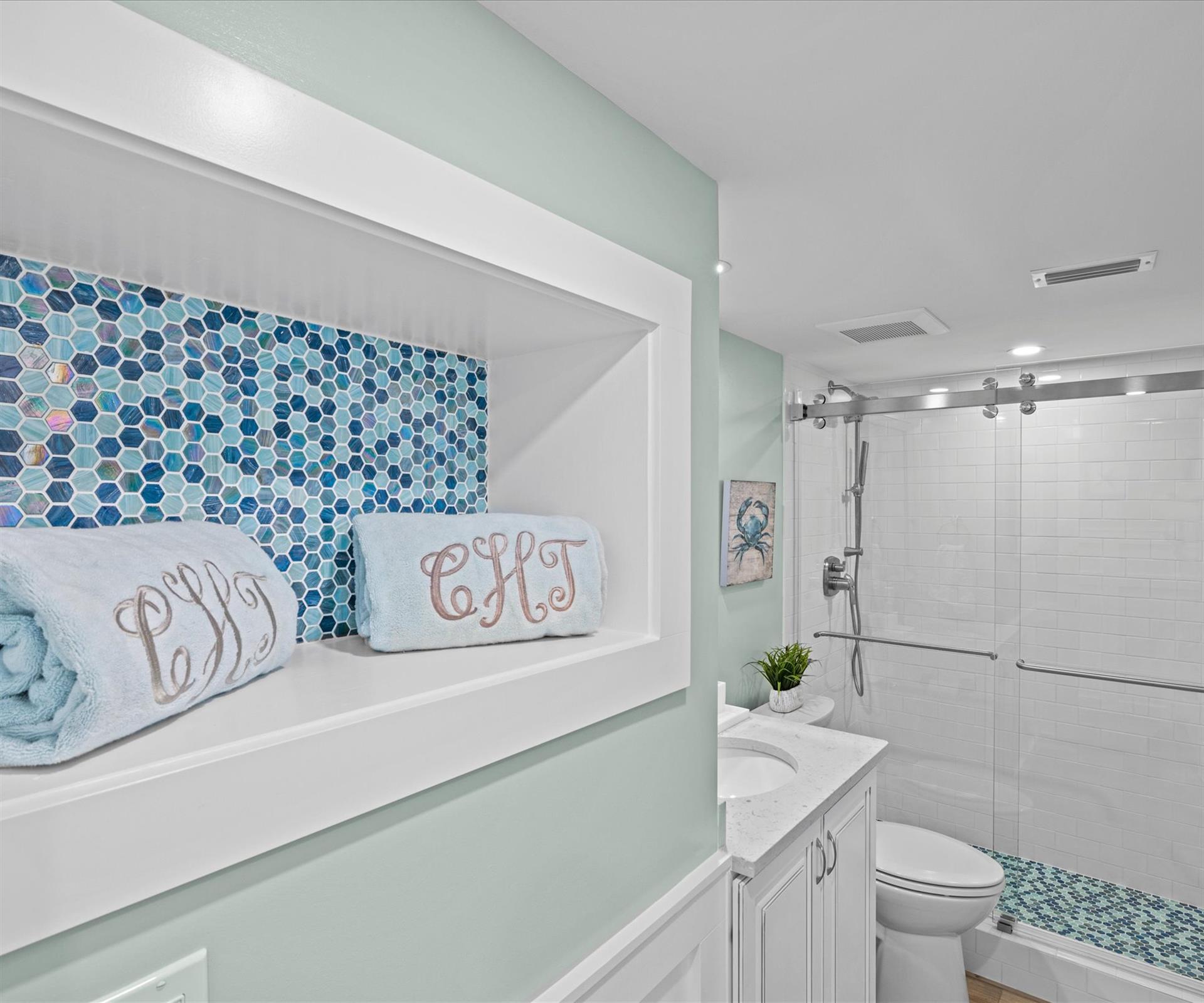 HSRC 422 Bathroom With WalkIn Shower