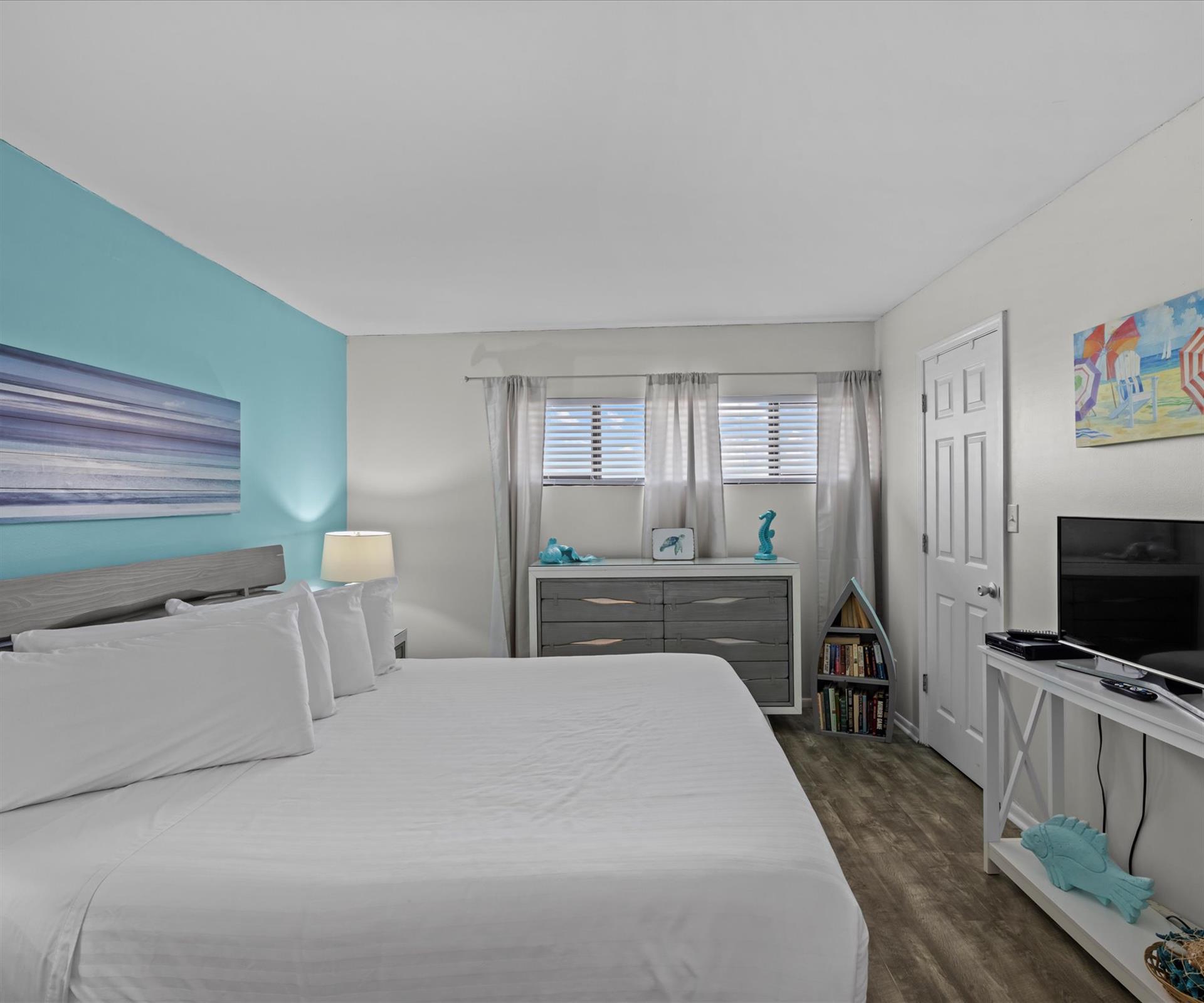 HSRC 619 Bedroom With King Bed