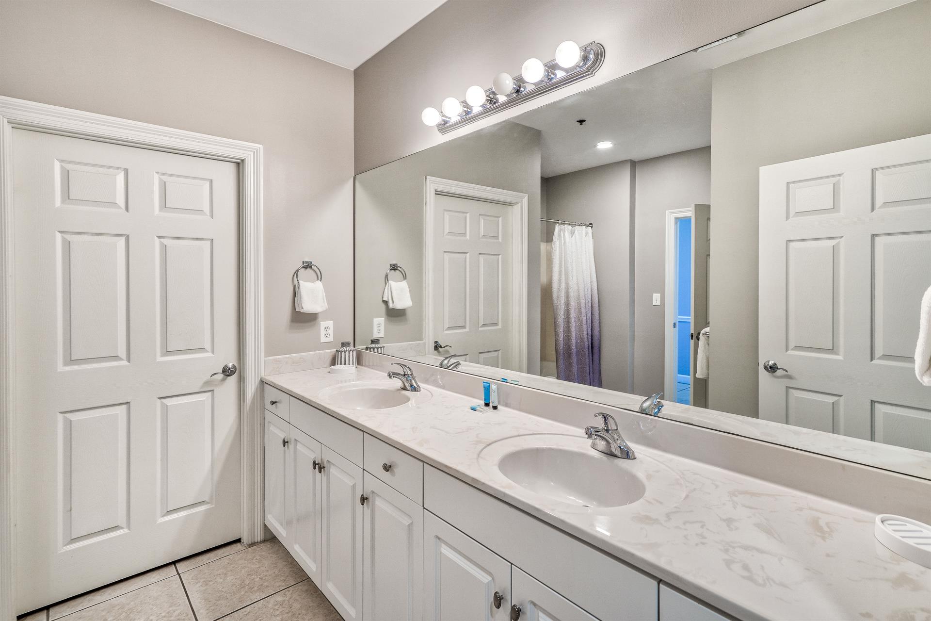 Hallway Full Bath with ShowerTub Combo