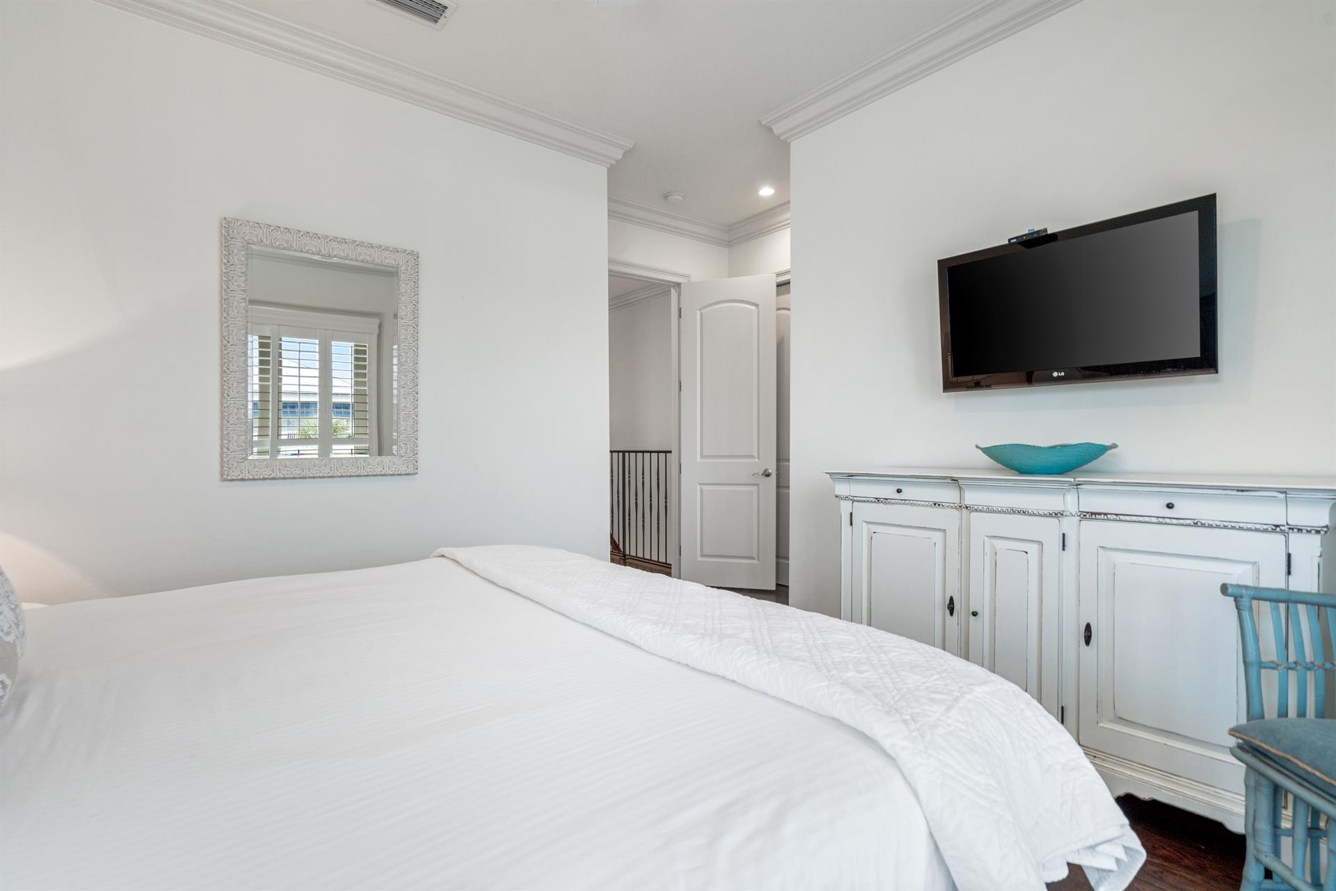 3rd Floor King Bedroom with Private Bathroom