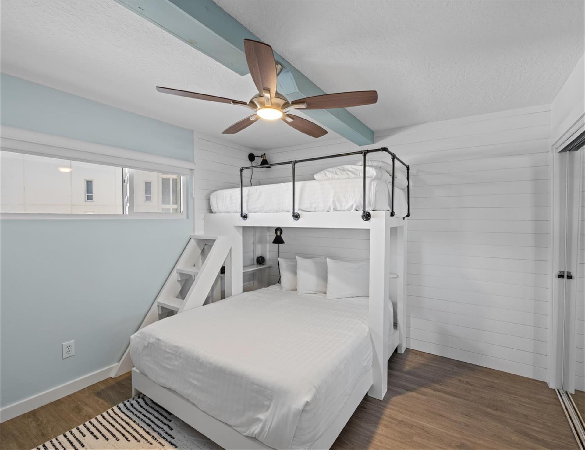 HSRC 321 Second Bedroom Loft Bed Over Queen Bed