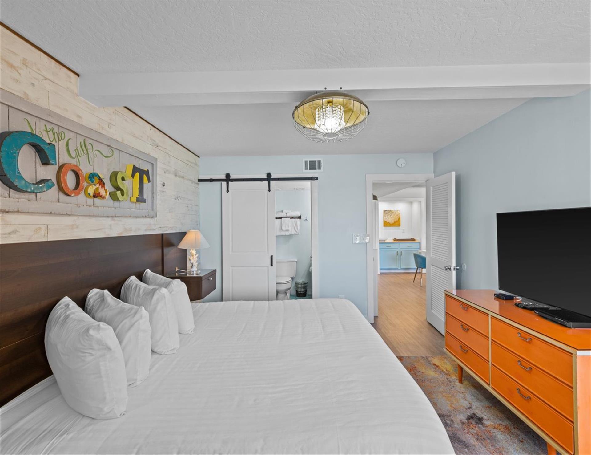 HSRC 321 Master Bedroom With King Bed And En Suite