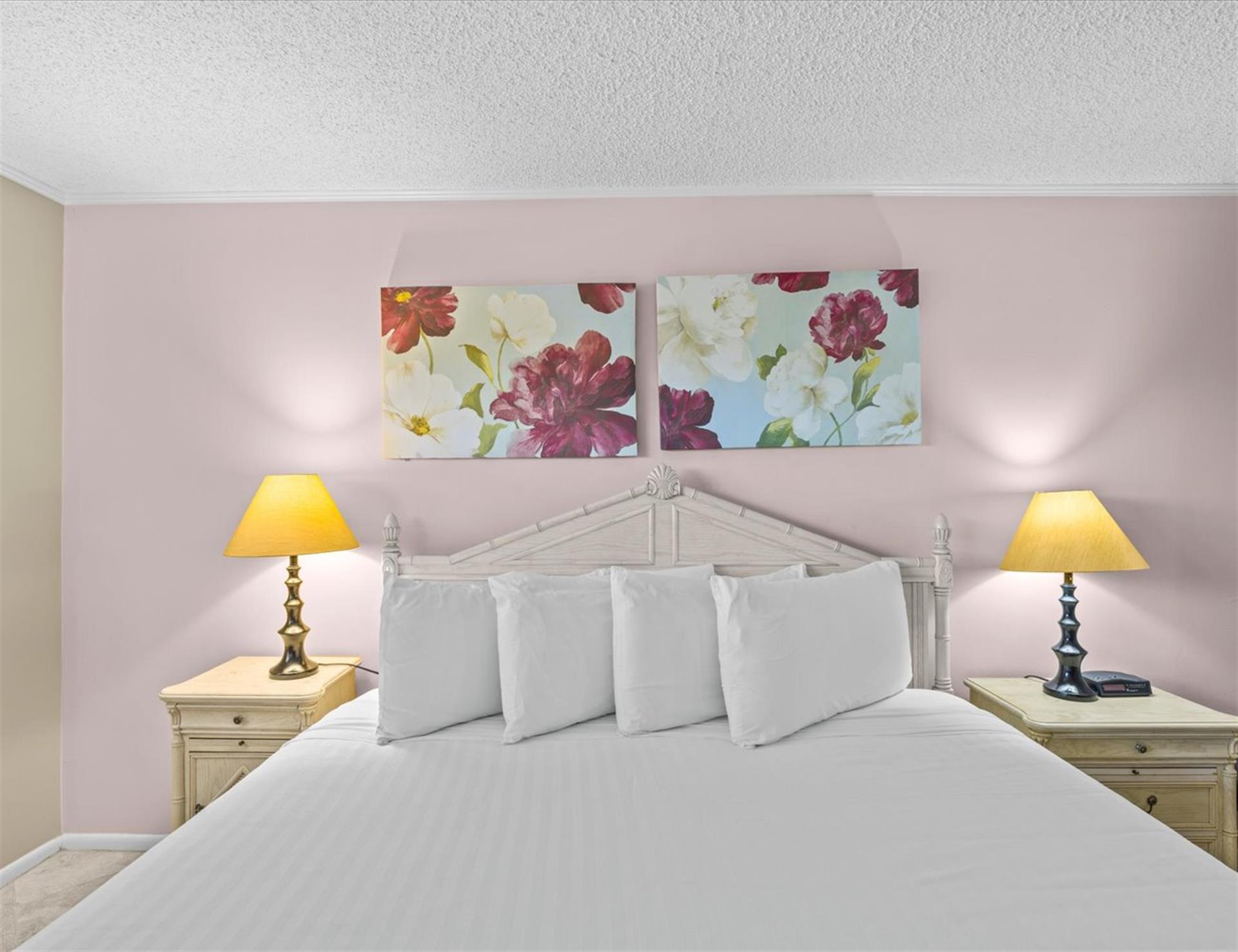 HSRC 609 Bedroom With King Bed