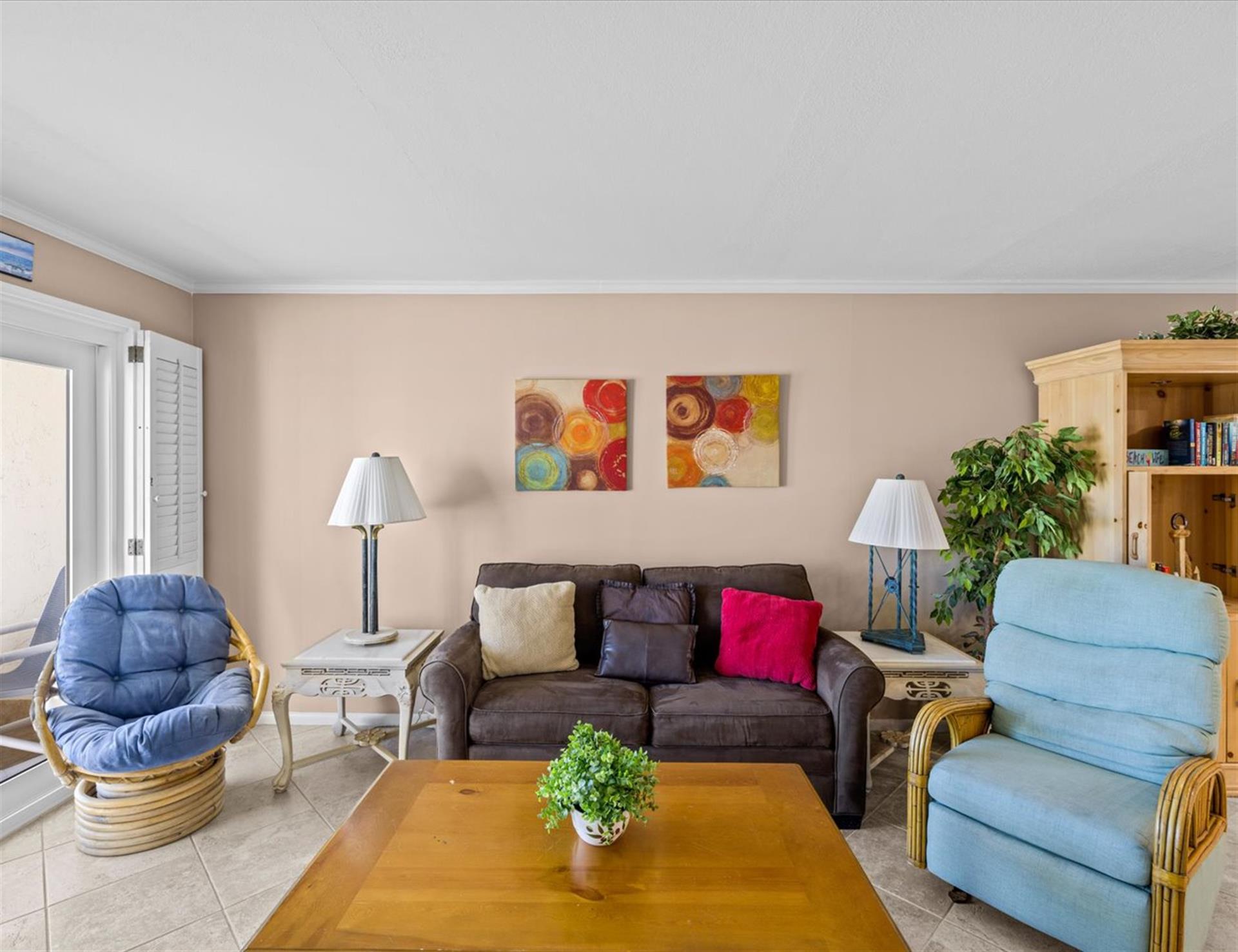 HSRC 609 Living Area