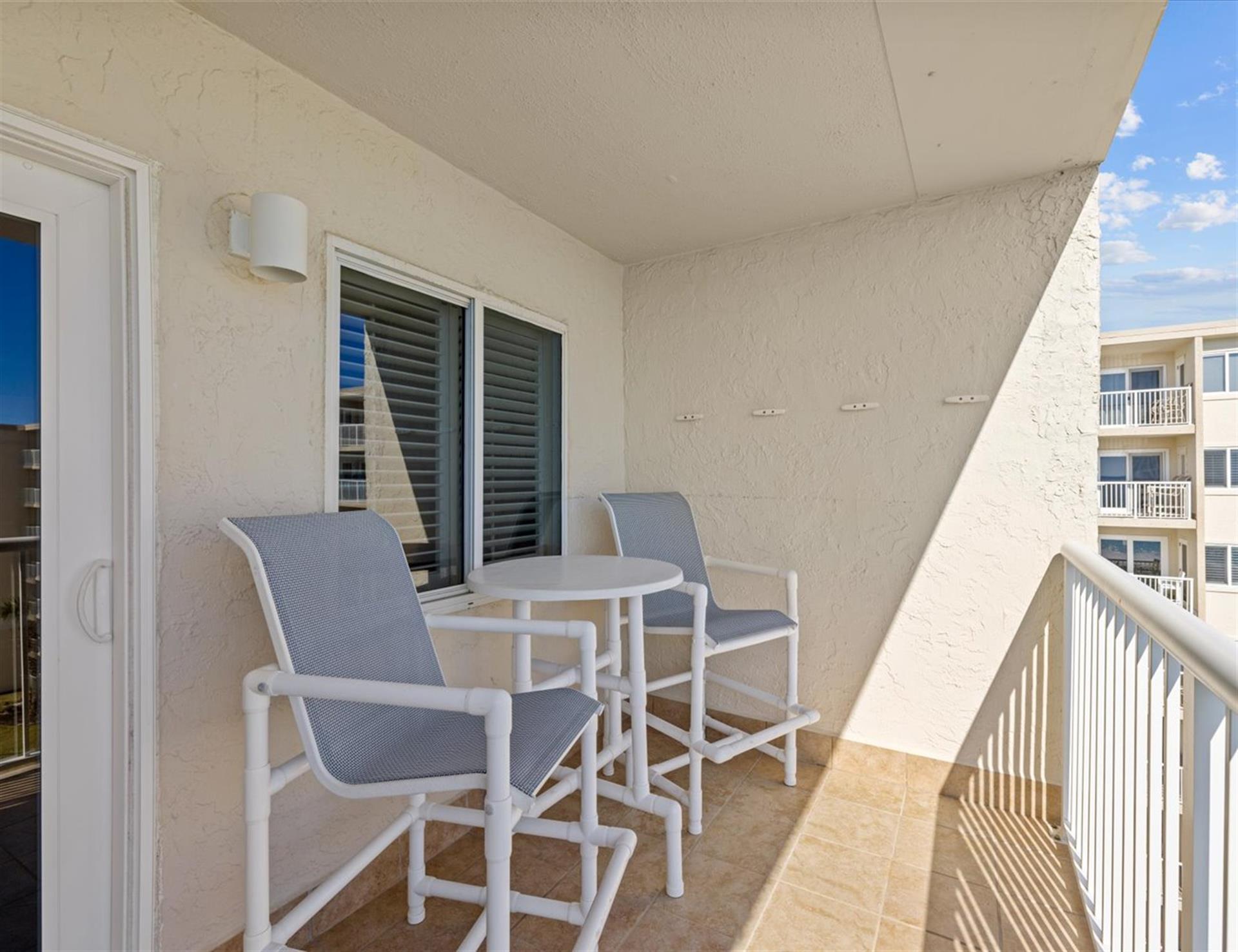 HSRC 609 Private Balcony Seating