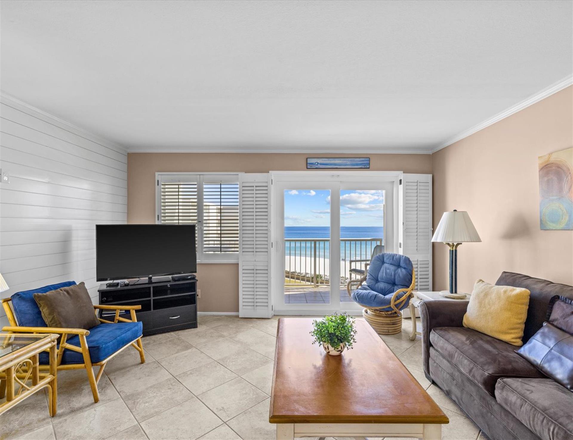 HSRC 609 Living Area With Gulf View