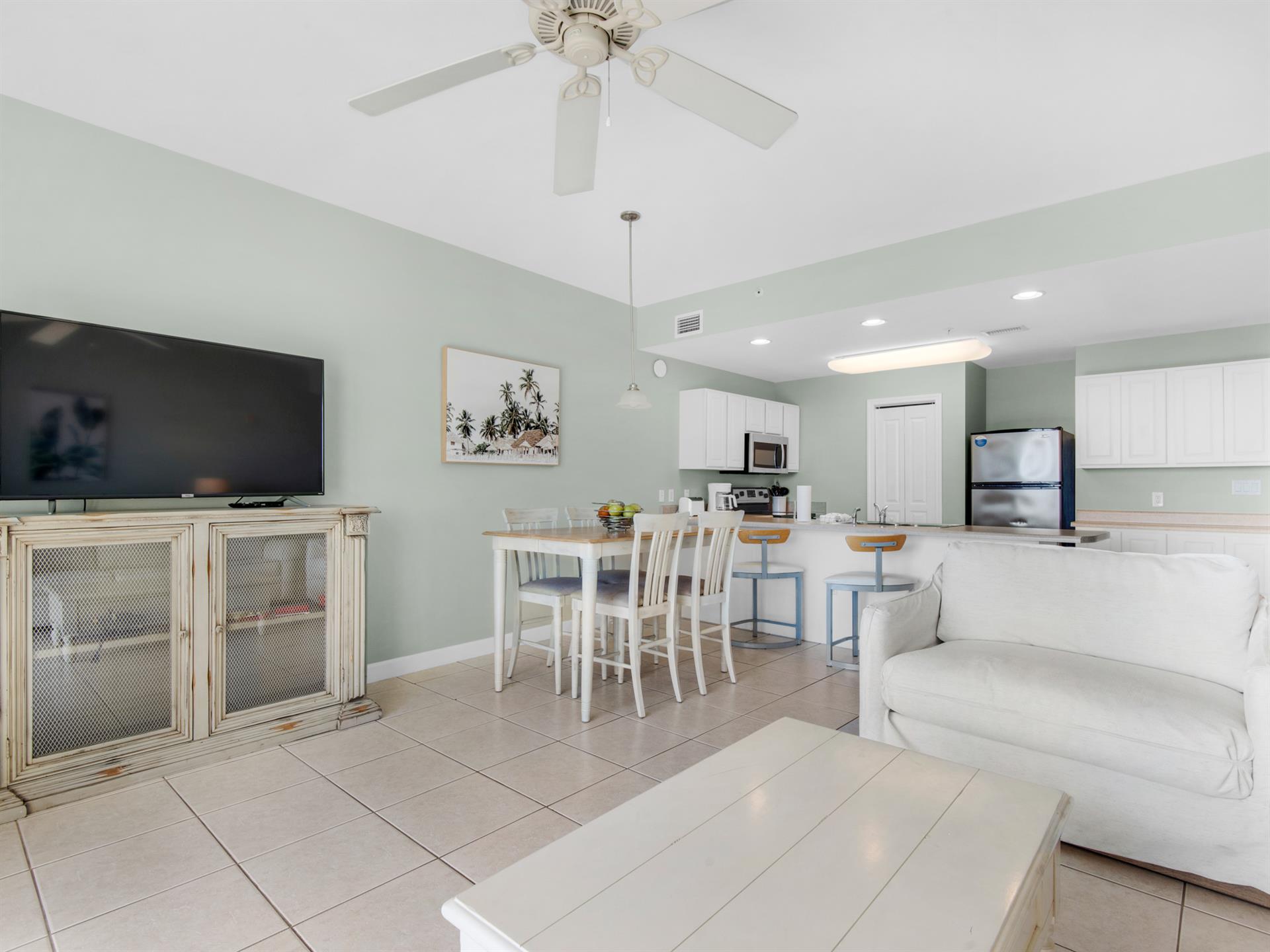 Living area and dining area