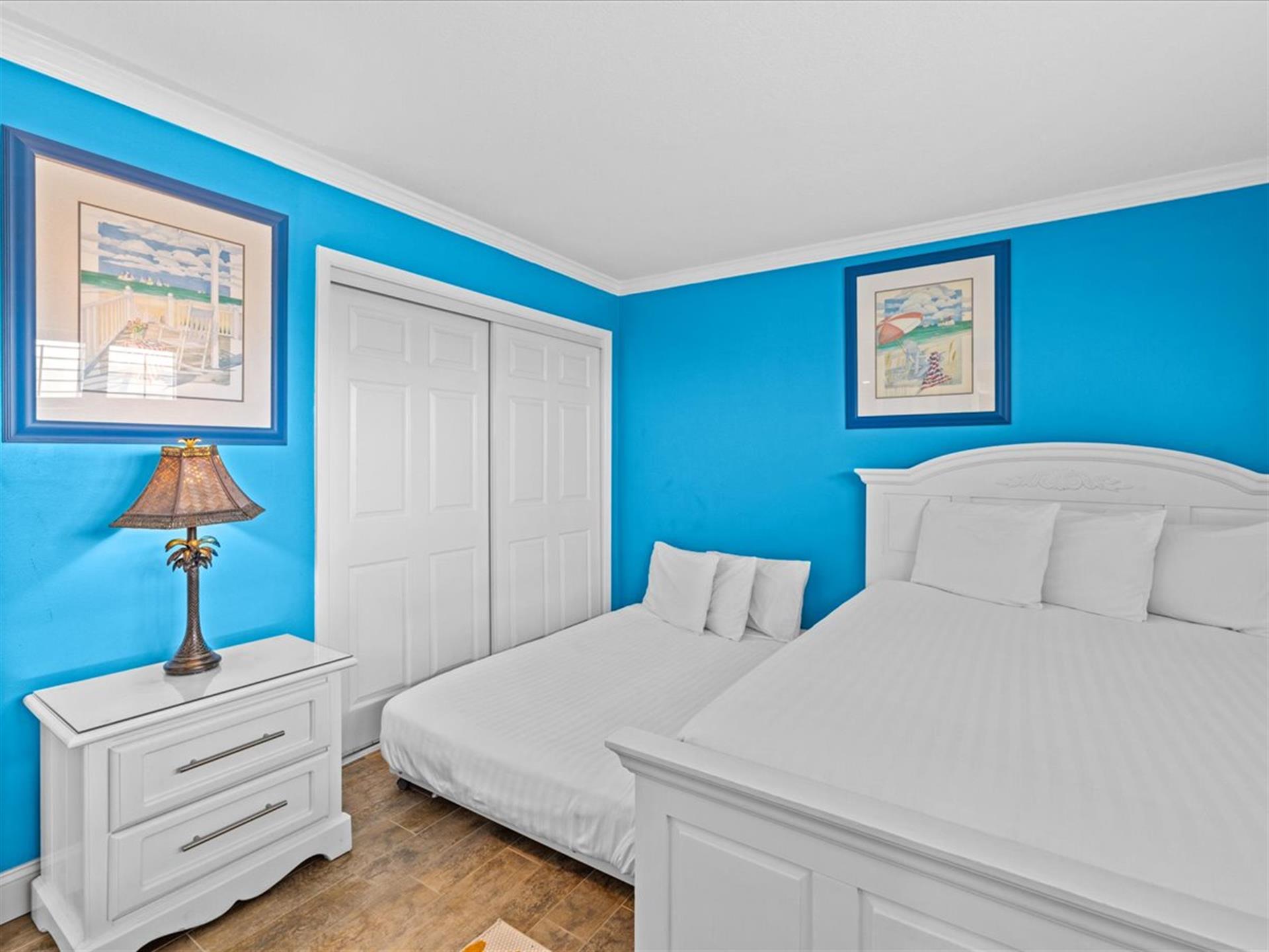 HSRC 504 Second Bedroom Queen Size Bed With A Full Size PullOu