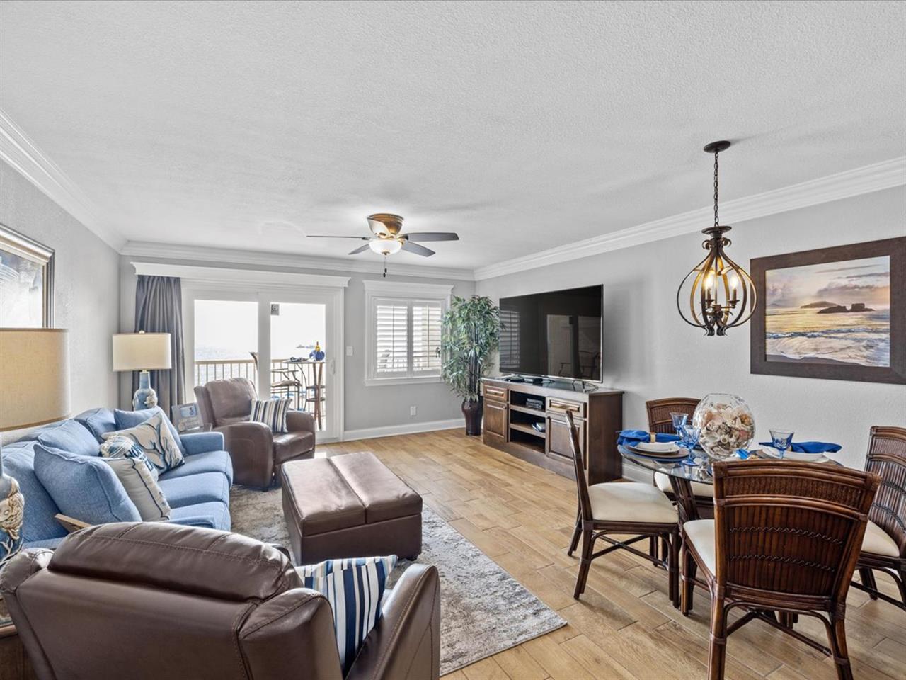 HSRC 522 Living Dining Area