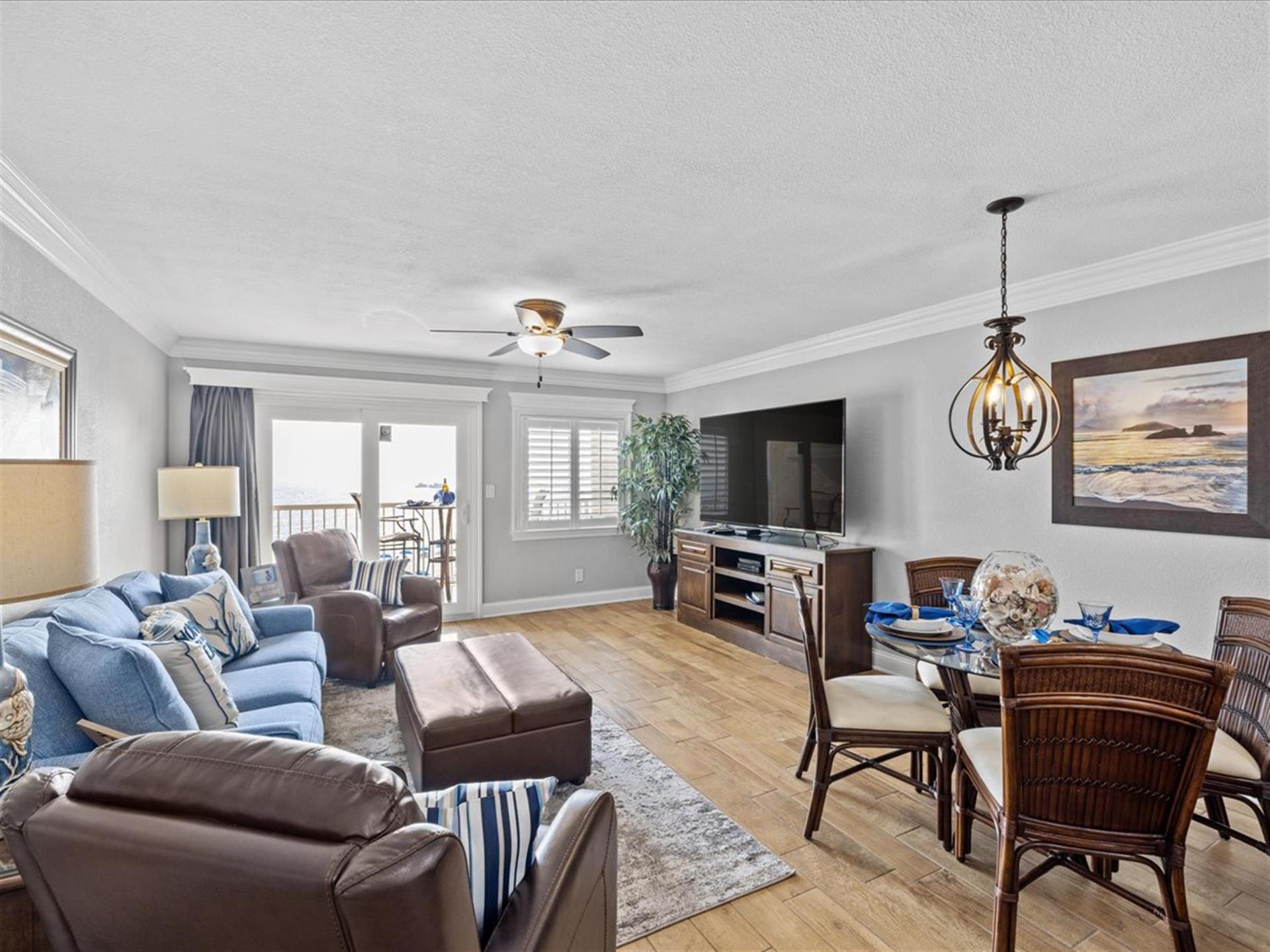 HSRC 522 Living Dining Area